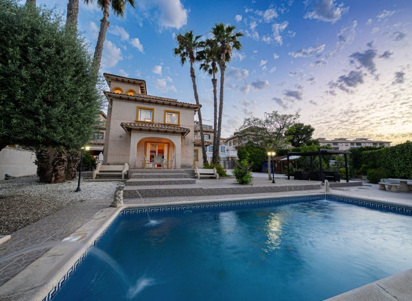 Resale - Villa * - Playa Flamenca *
