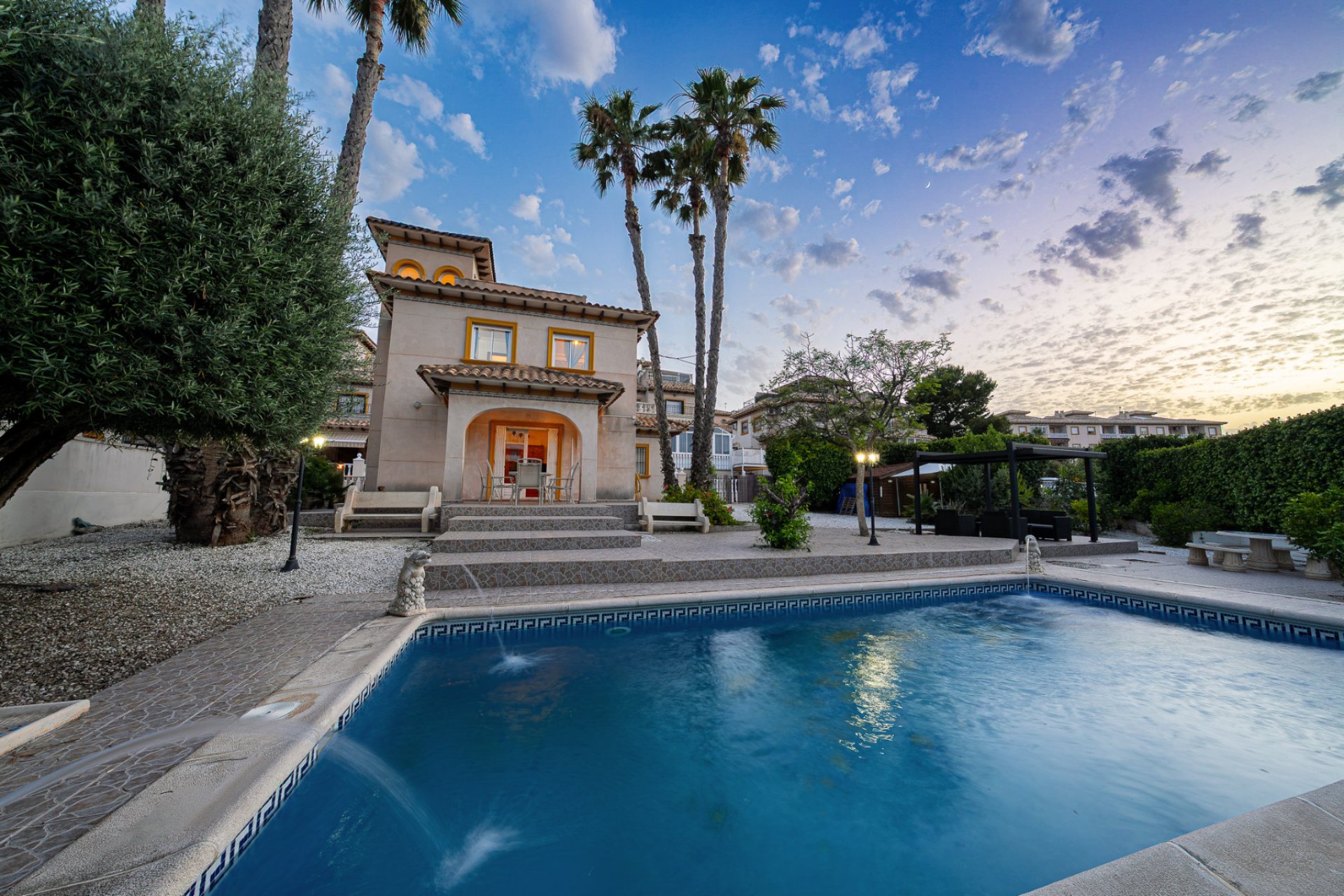 Resale - Villa * - Playa Flamenca *