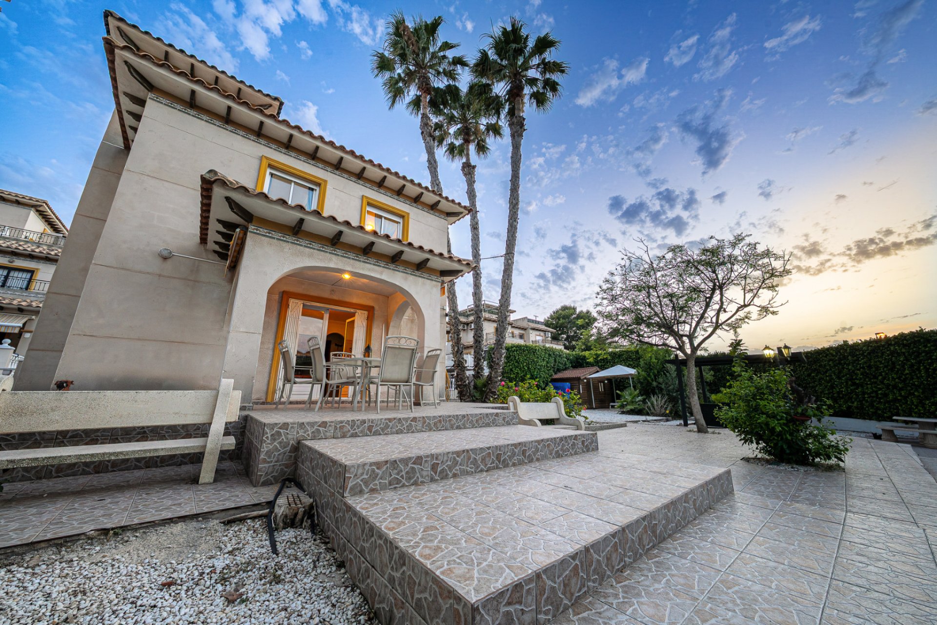Resale - Villa * - Playa Flamenca *