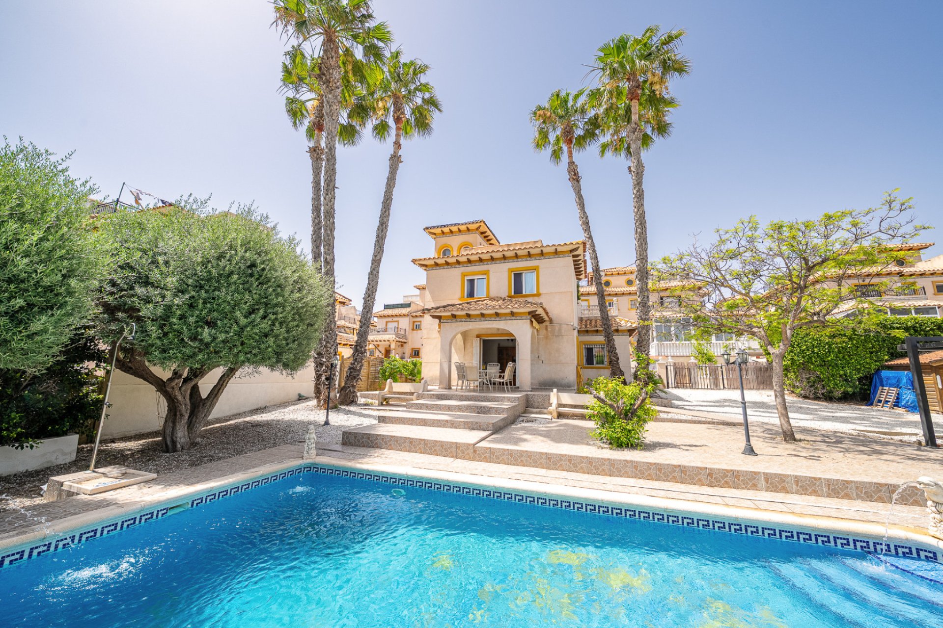 Resale - Villa * - Playa Flamenca *