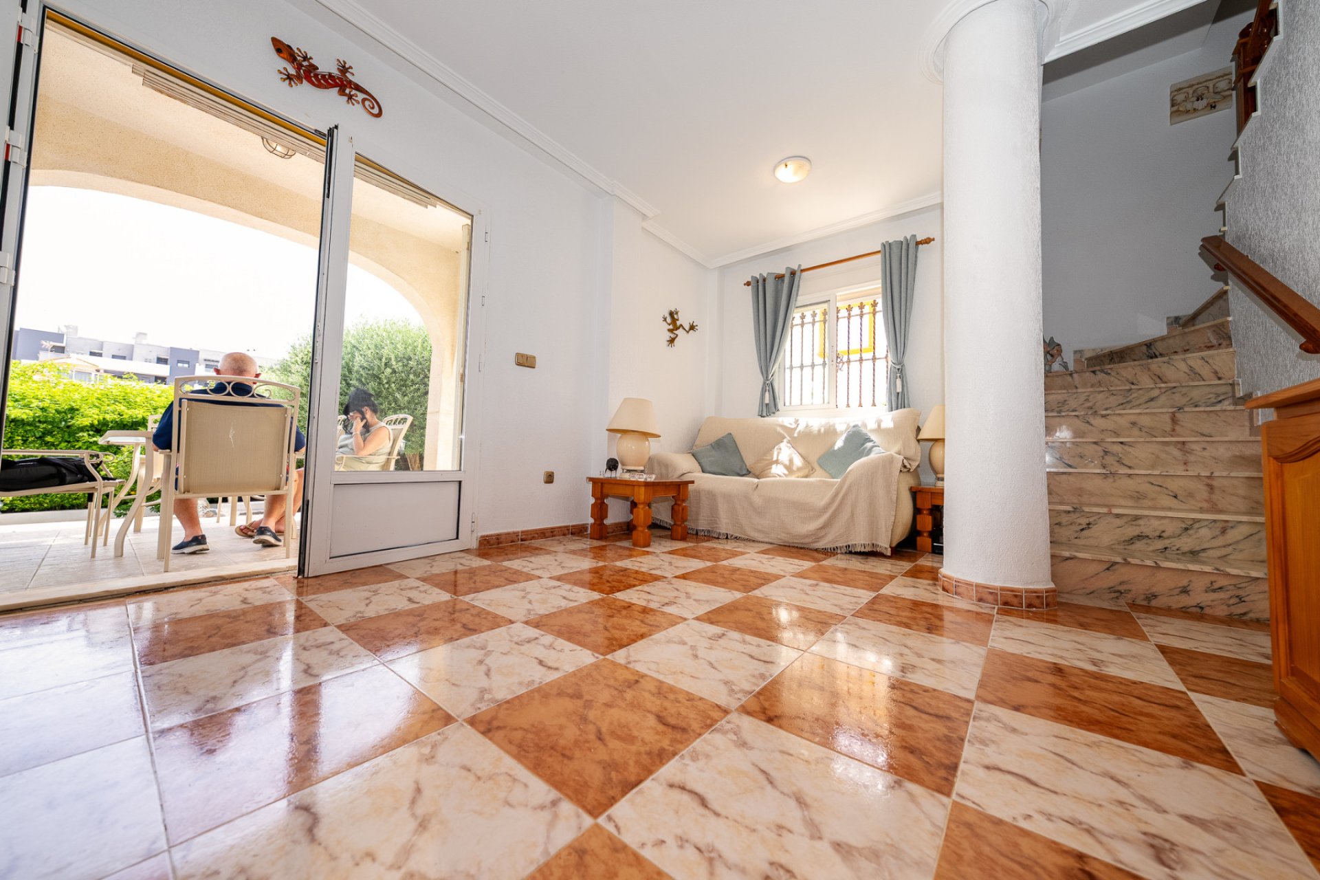 Resale - Villa * - Playa Flamenca *