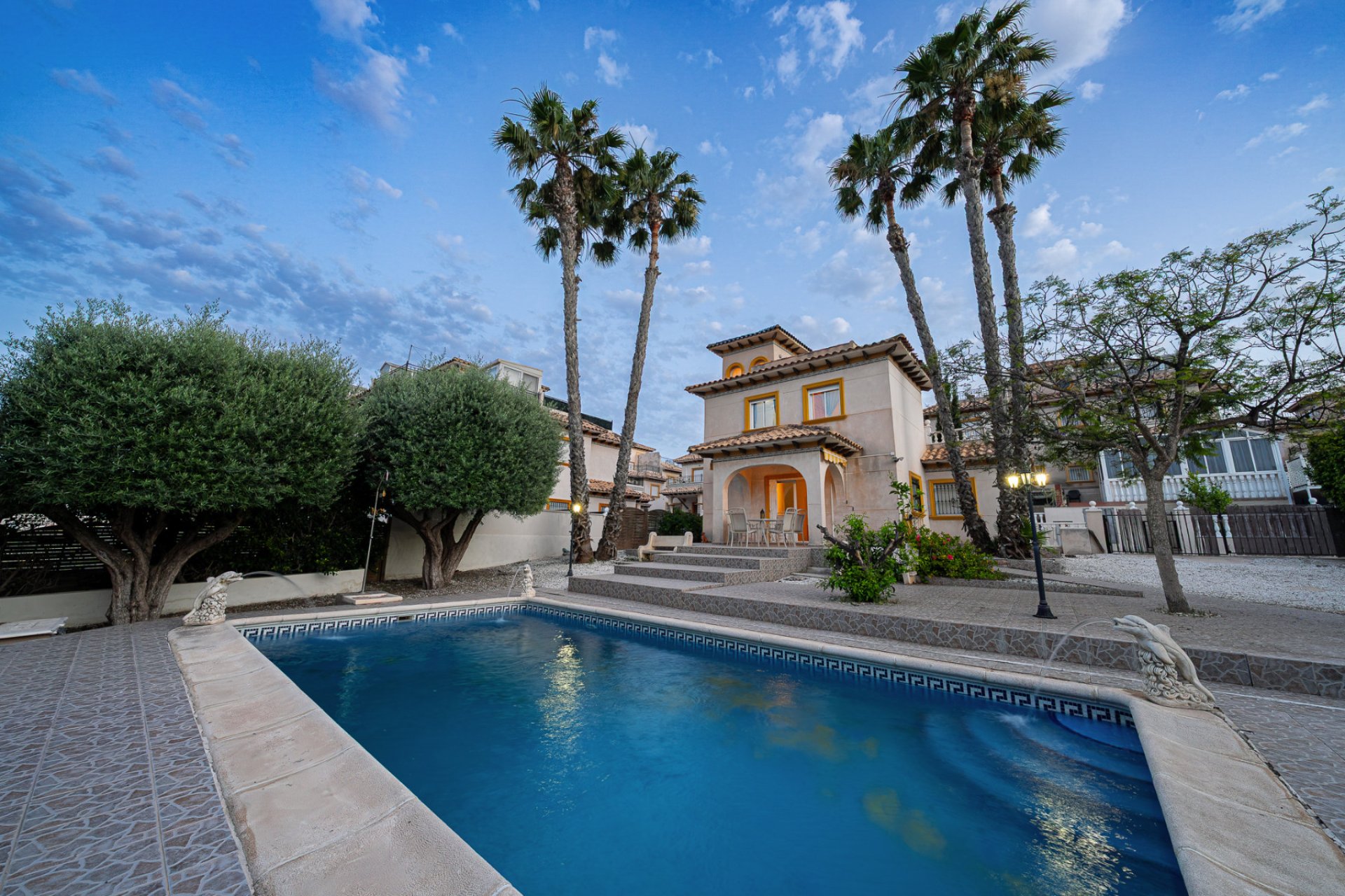 Resale - Villa * - Playa Flamenca *