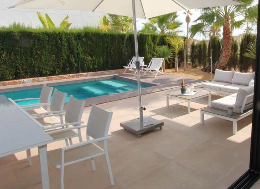 Resale - Villa * - Rojales - Ciudad Quesada *