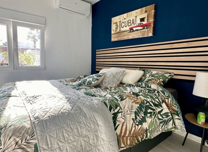 Resale - Villa * - Rojales * - Ciudad Quesada *