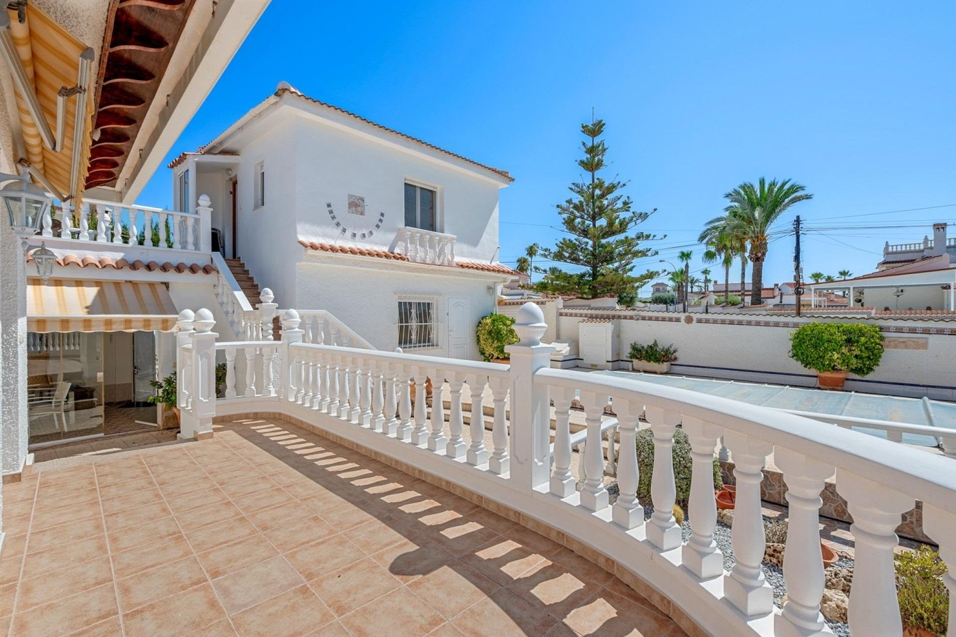 Resale - Villa * - Rojales * - Ciudad Quesada *