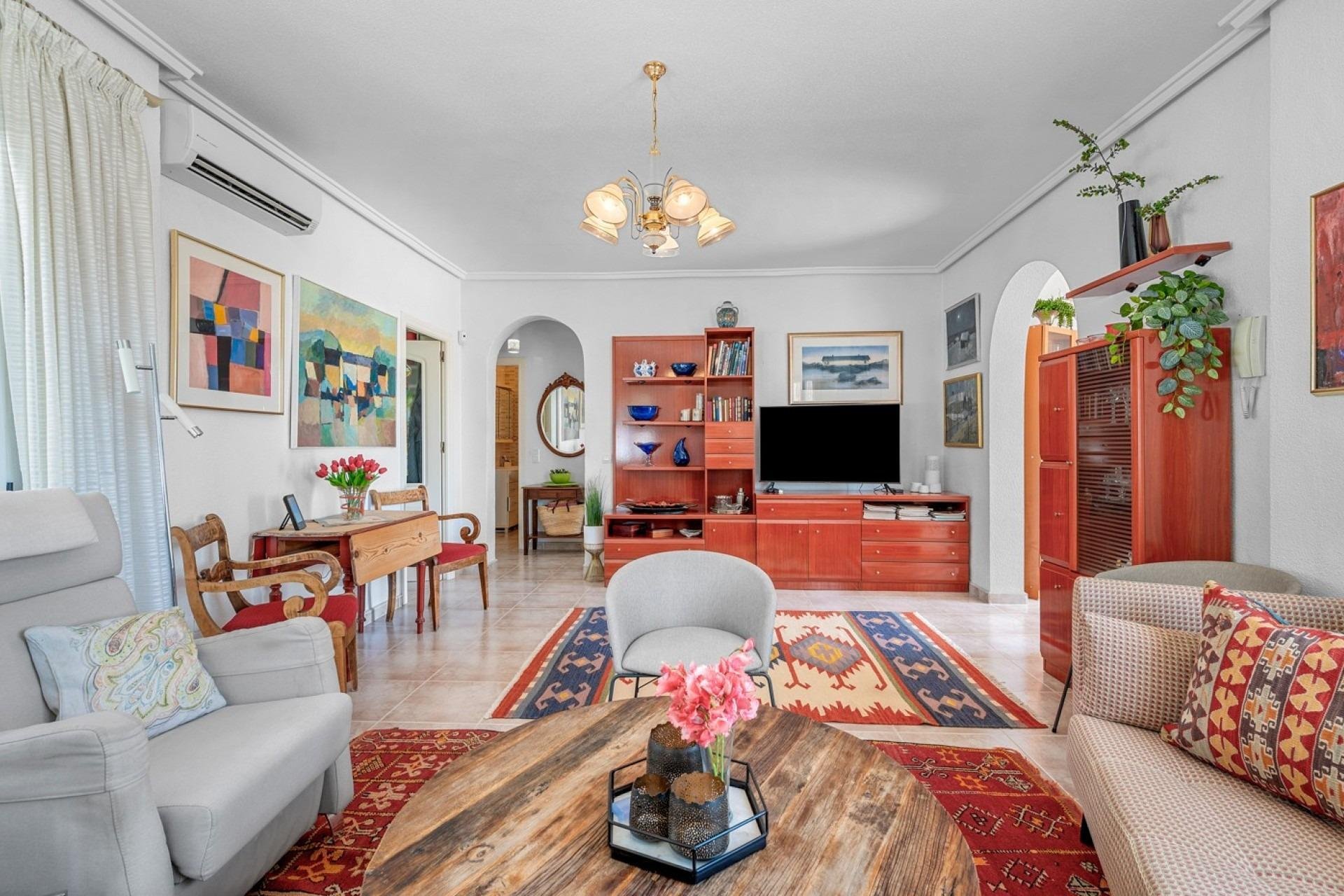Resale - Villa * - Rojales * - Ciudad Quesada *