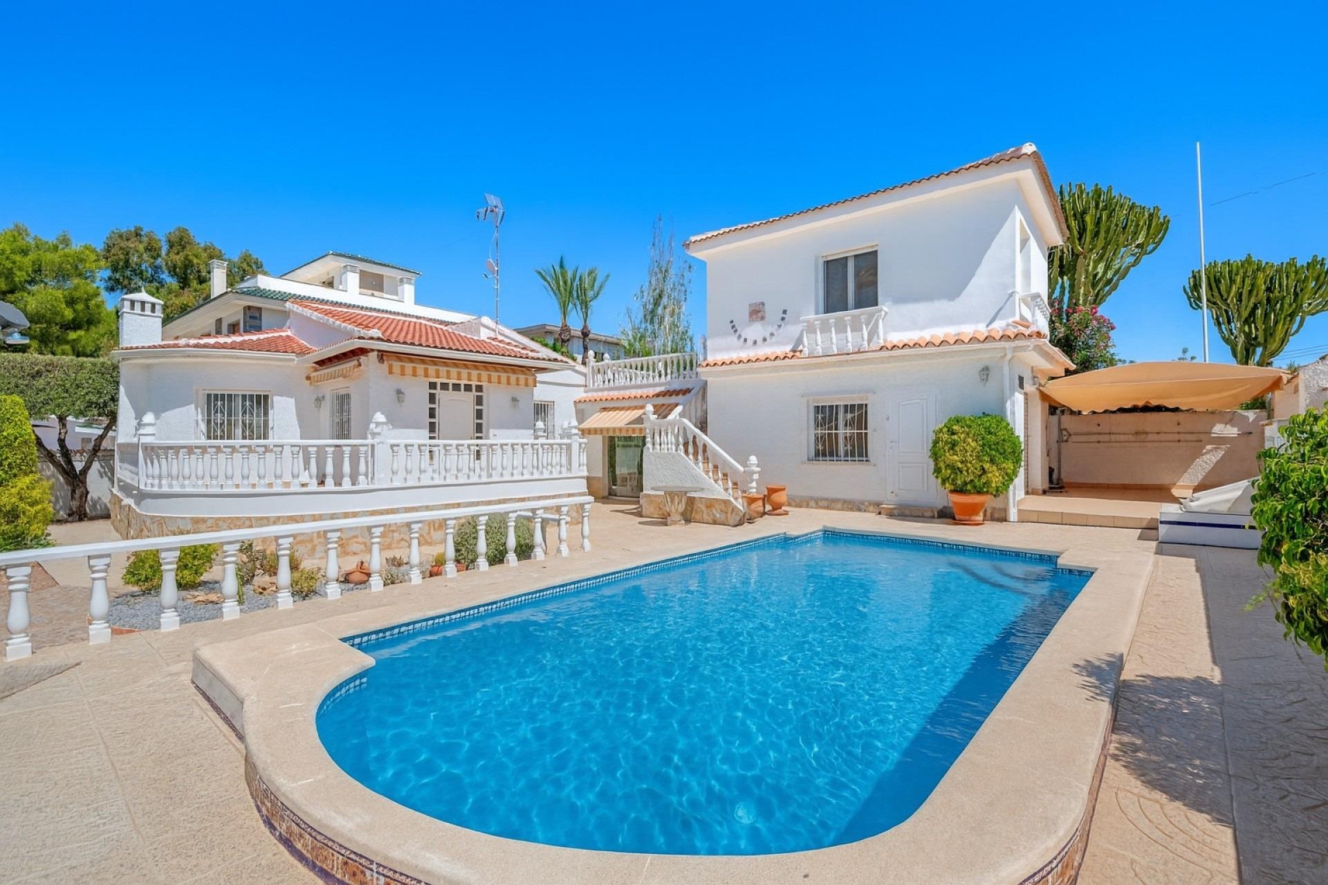 Resale - Villa * - Rojales * - Ciudad Quesada *