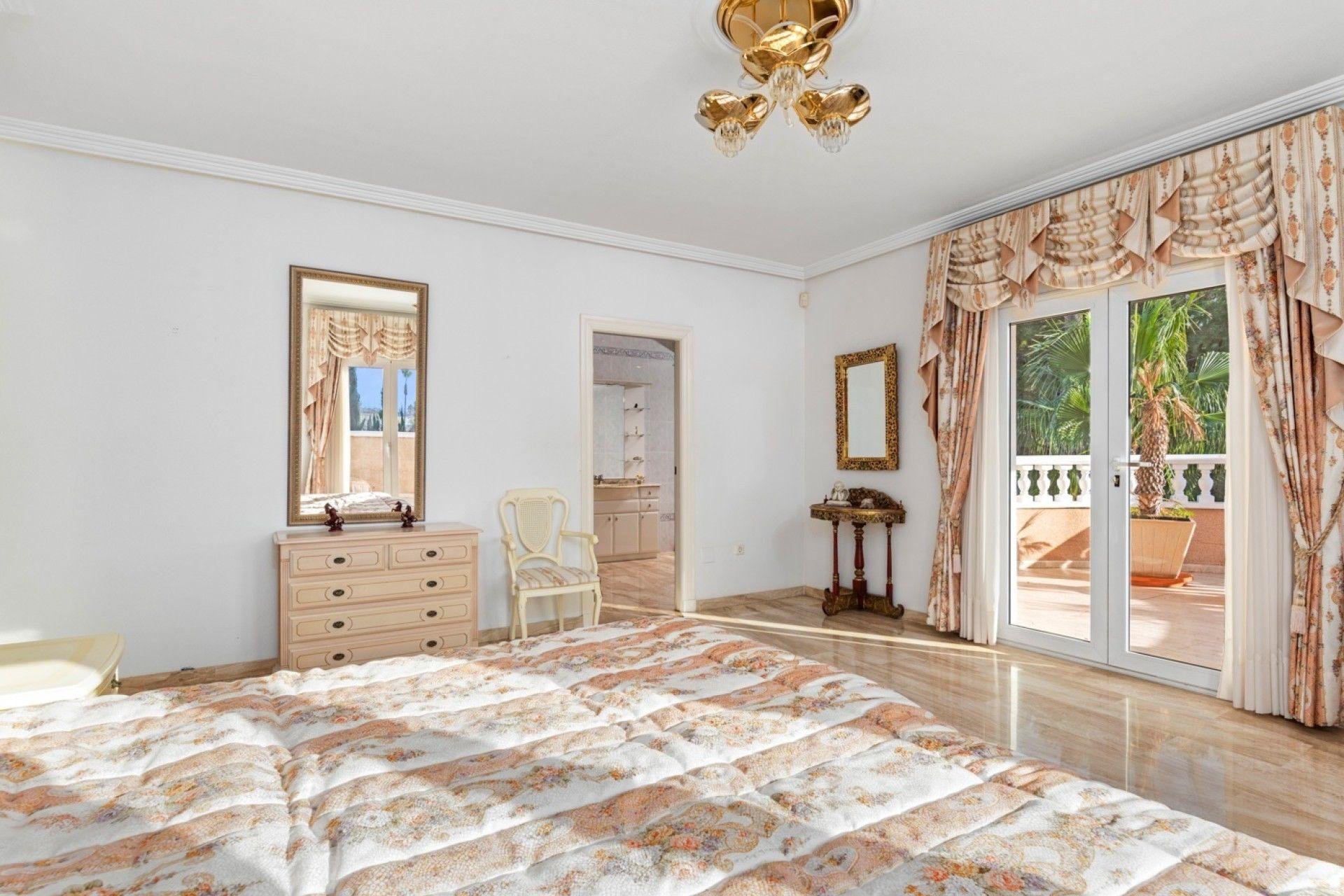 Resale - Villa * - Rojales * - Ciudad Quesada *