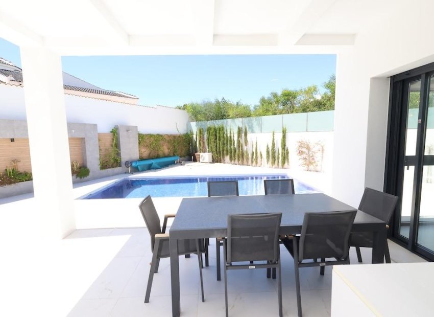 Resale - Villa * - Rojales * - La Marquesa
