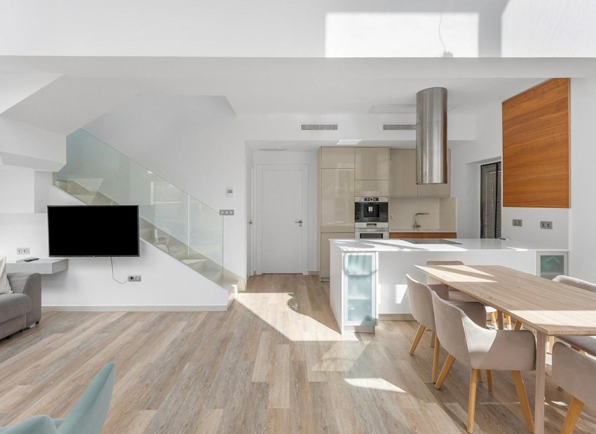 Resale - Villa * - Rojales * - Pueblo bravo