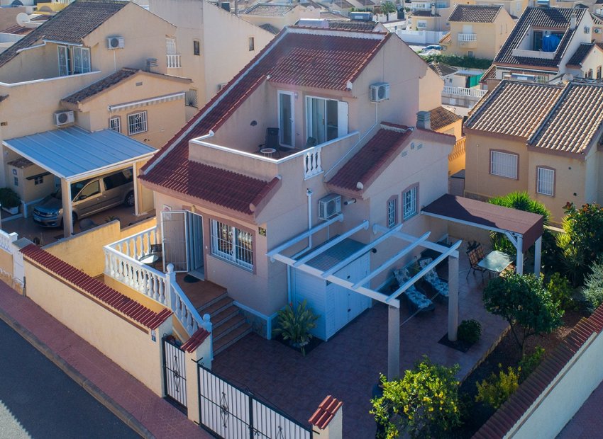 Resale - Villa * - Rojales *