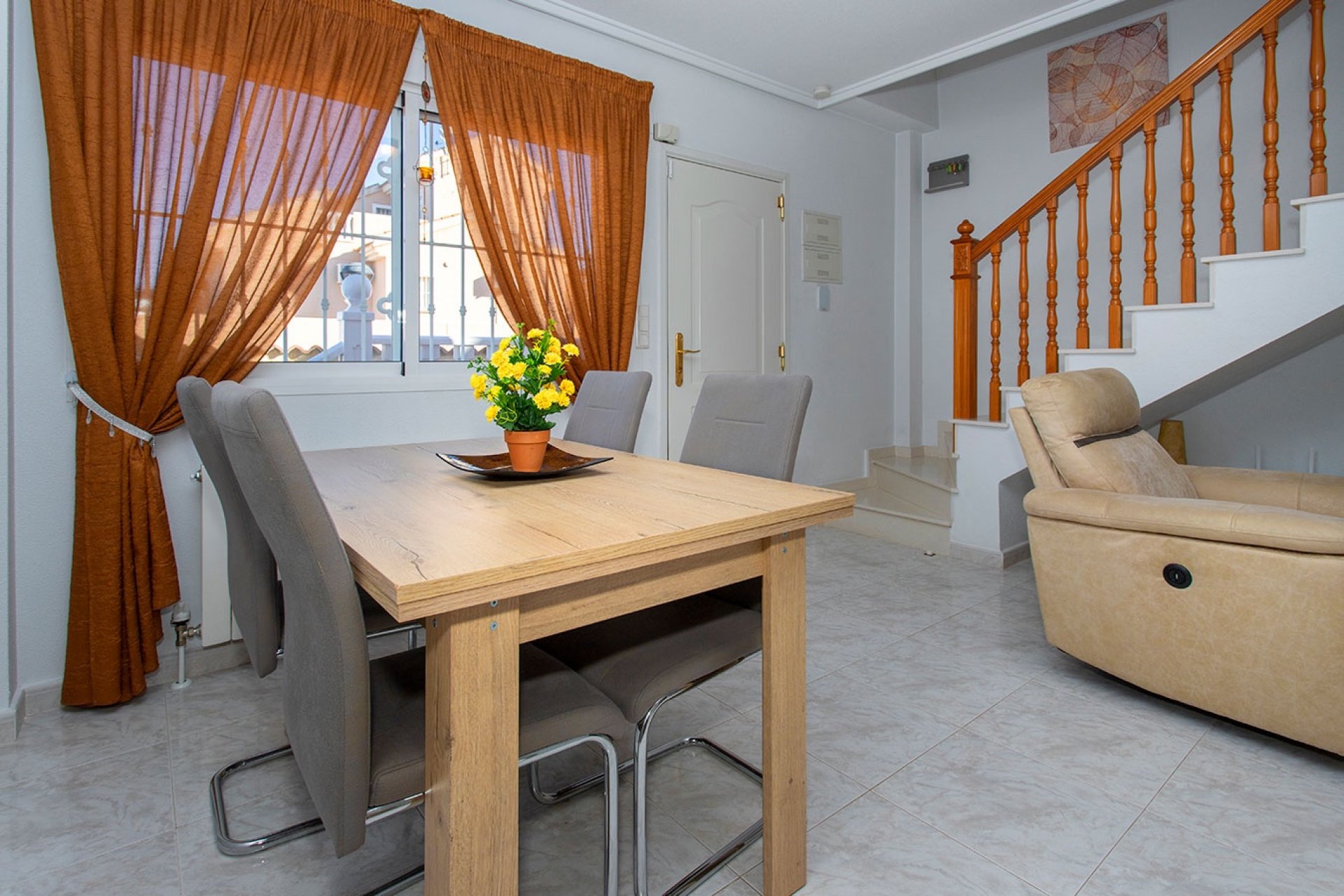 Resale - Villa * - Rojales *