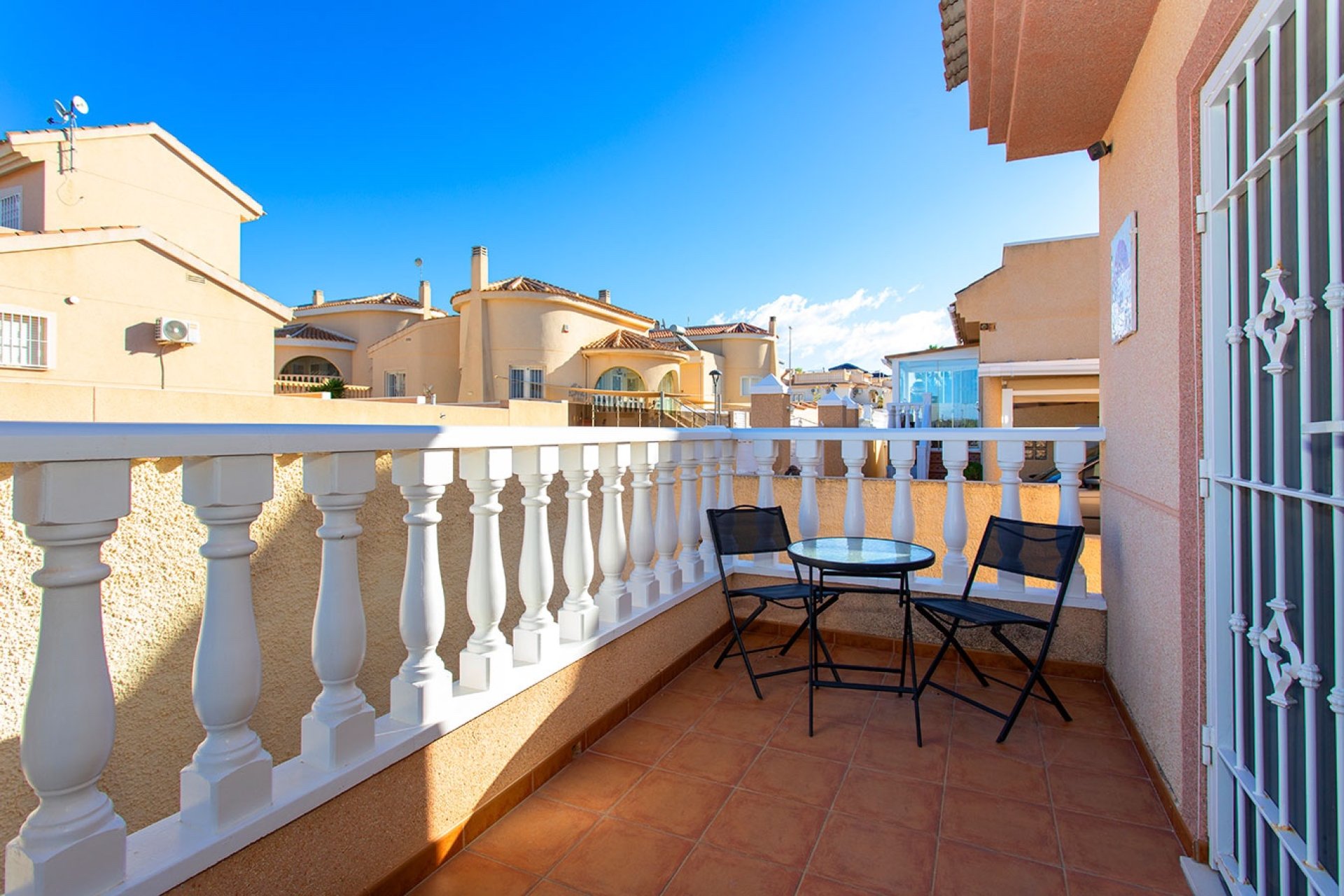 Resale - Villa * - Rojales *