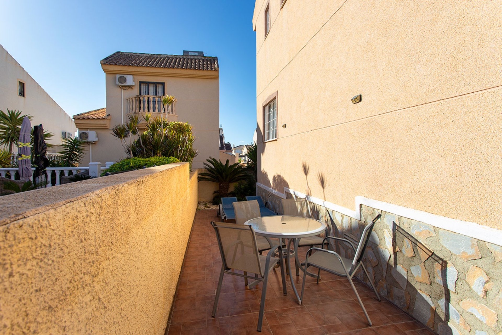 Resale - Villa * - Rojales *