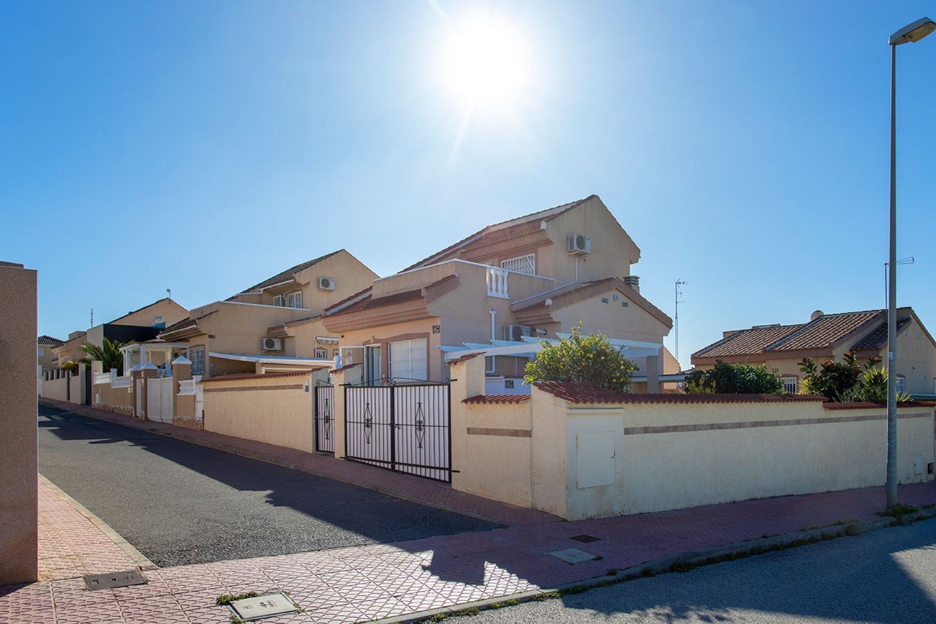 Resale - Villa * - Rojales *