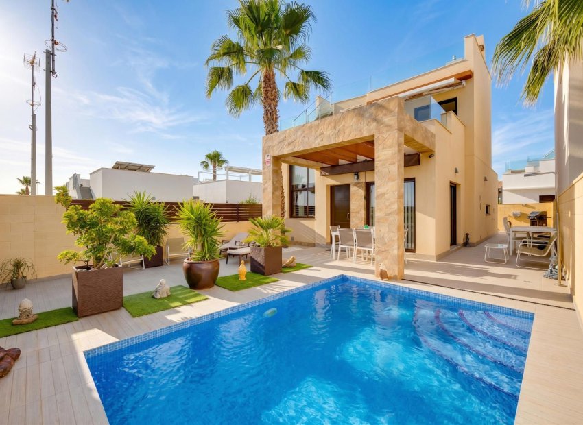 Resale - Villa * - Rojales *