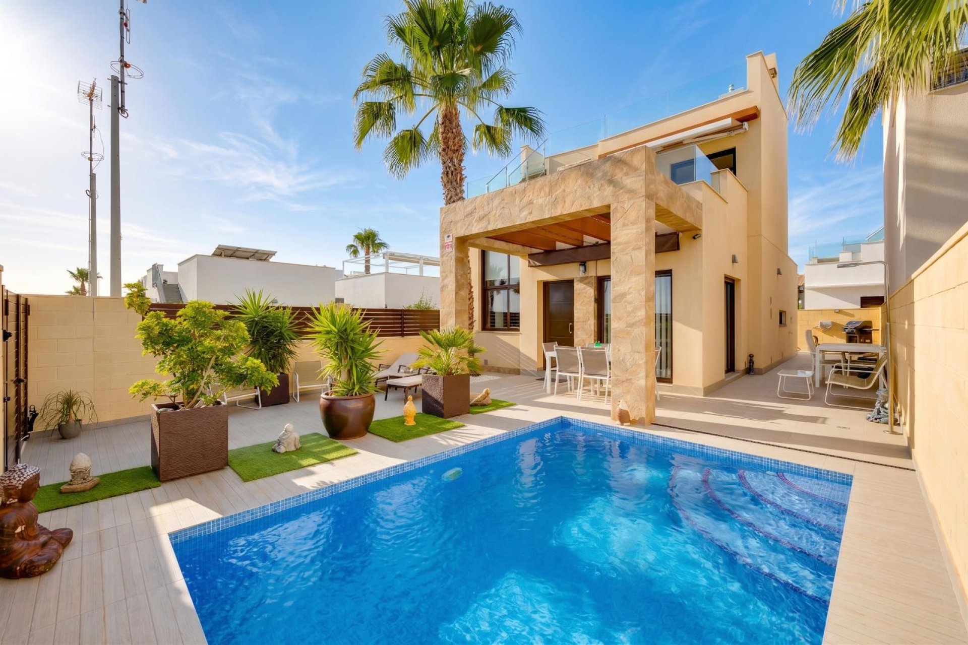Resale - Villa * - Rojales *