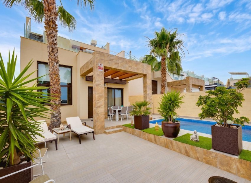 Resale - Villa * - Rojales *