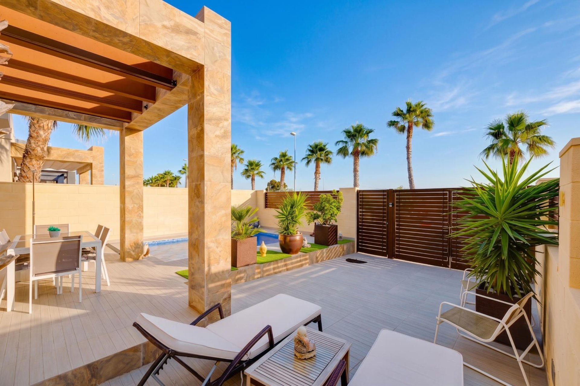 Resale - Villa * - Rojales *