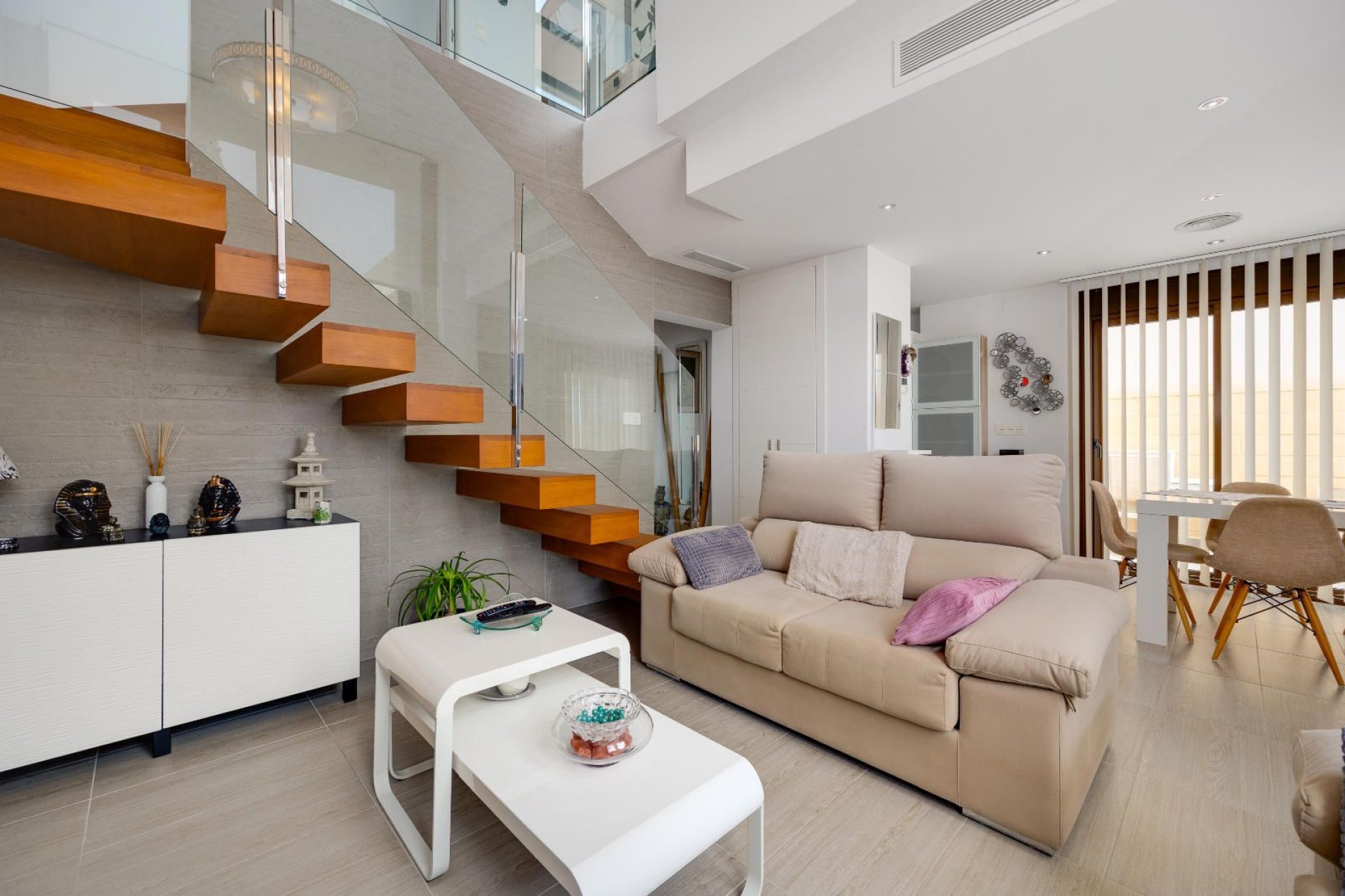 Resale - Villa * - Rojales *