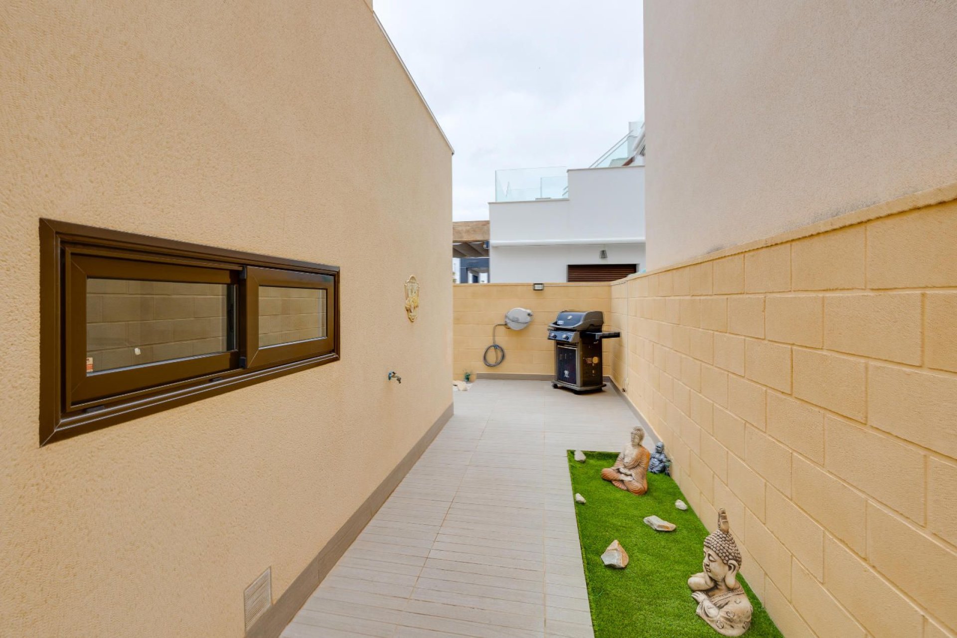 Resale - Villa * - Rojales *