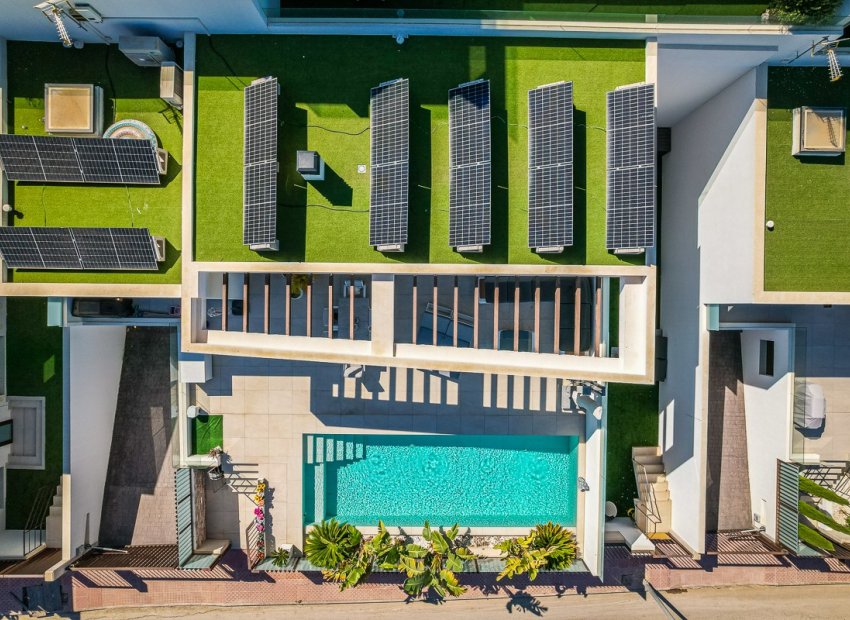 Resale - Villa * - ROJALES
