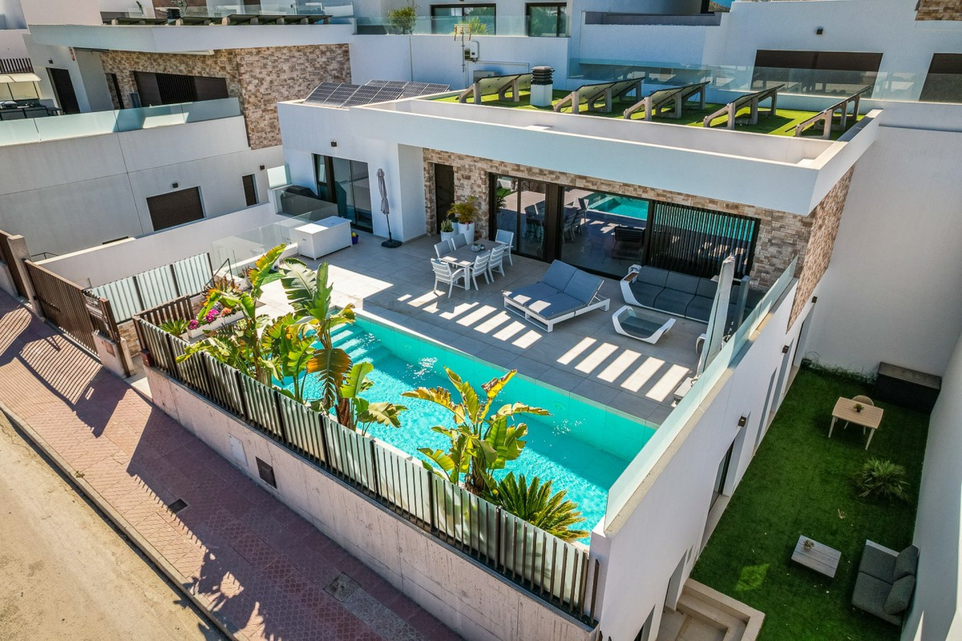 Resale - Villa * - ROJALES