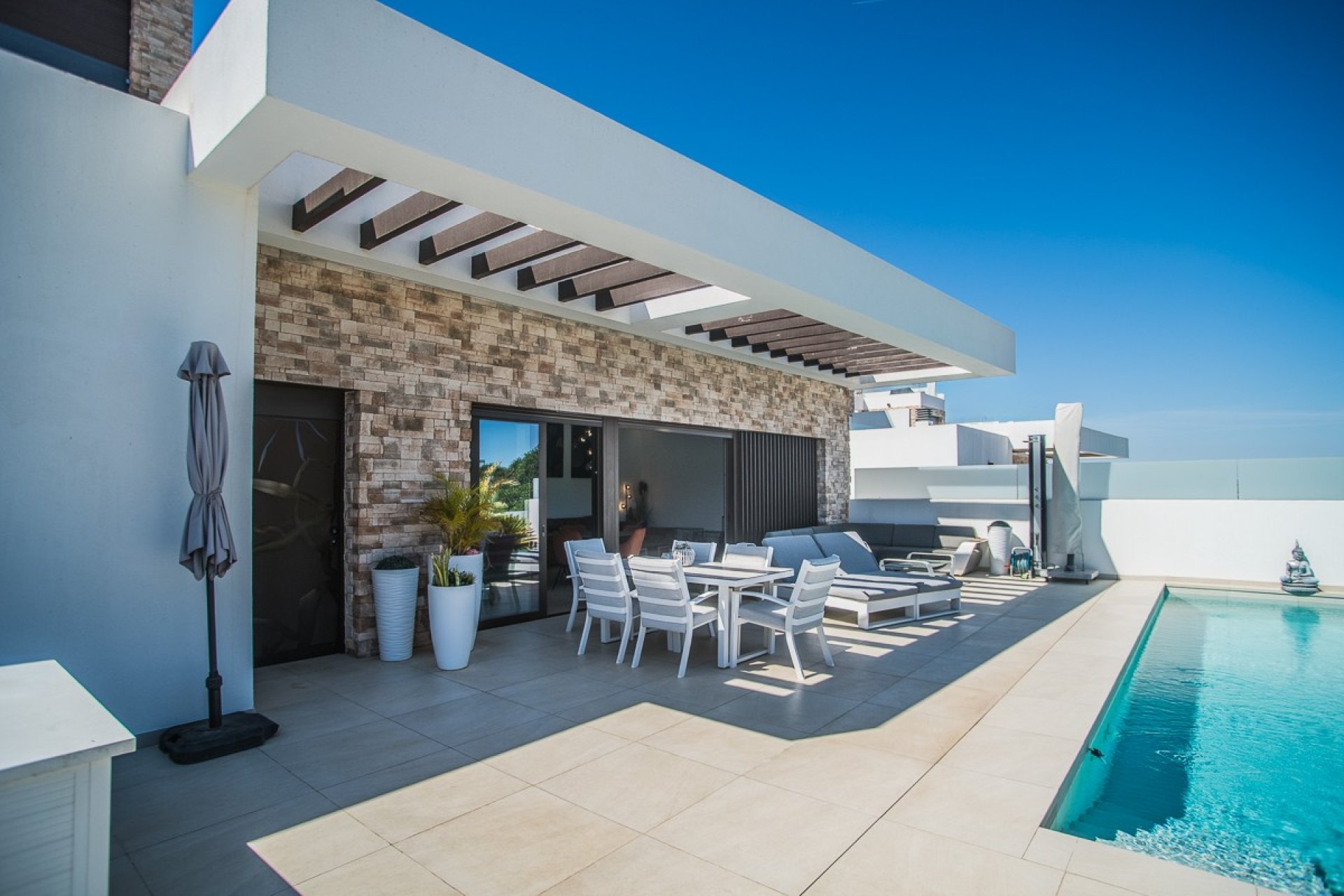 Resale - Villa * - ROJALES