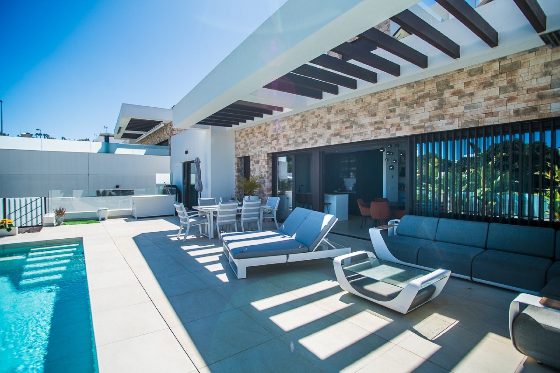 Resale - Villa * - ROJALES