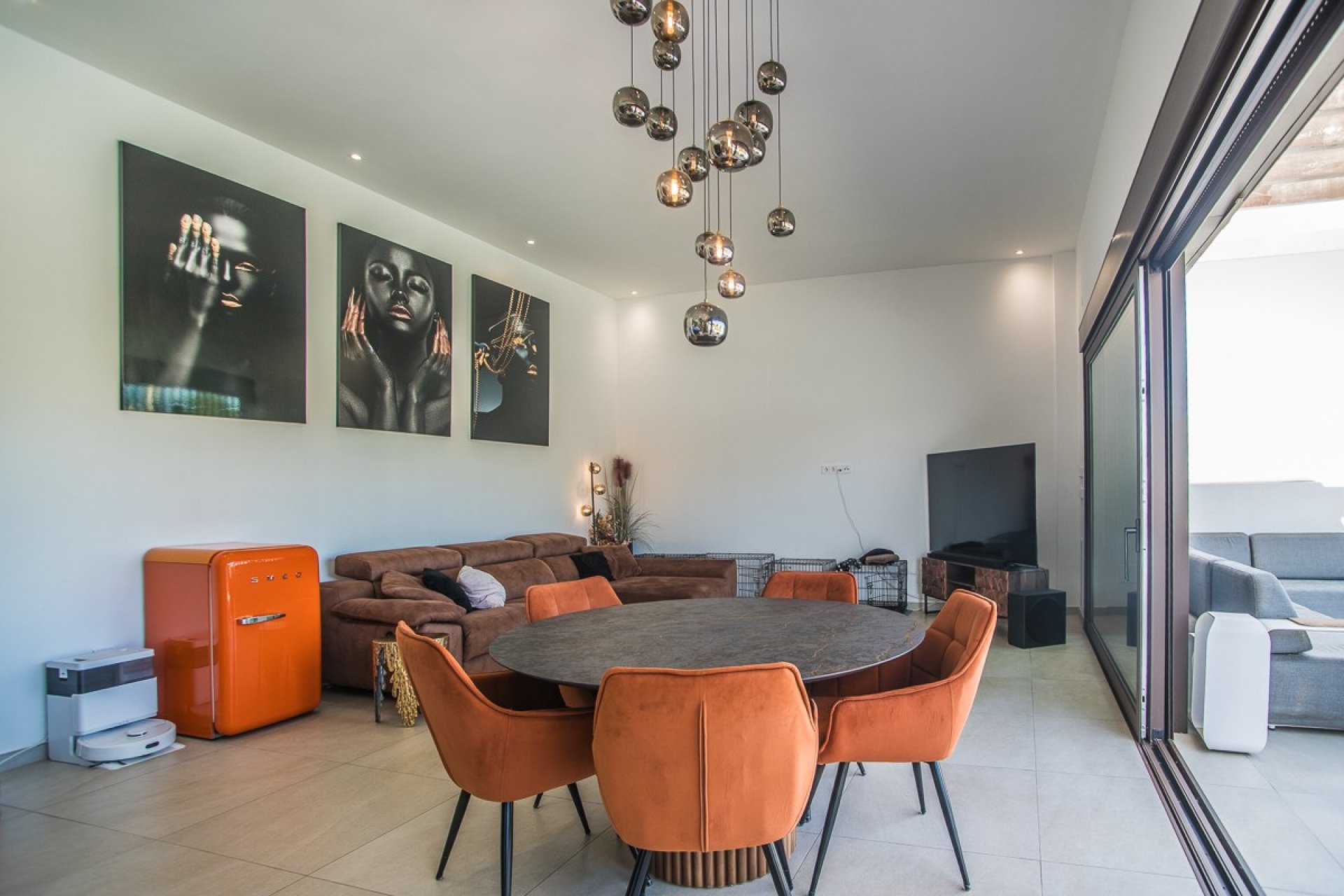 Resale - Villa * - ROJALES