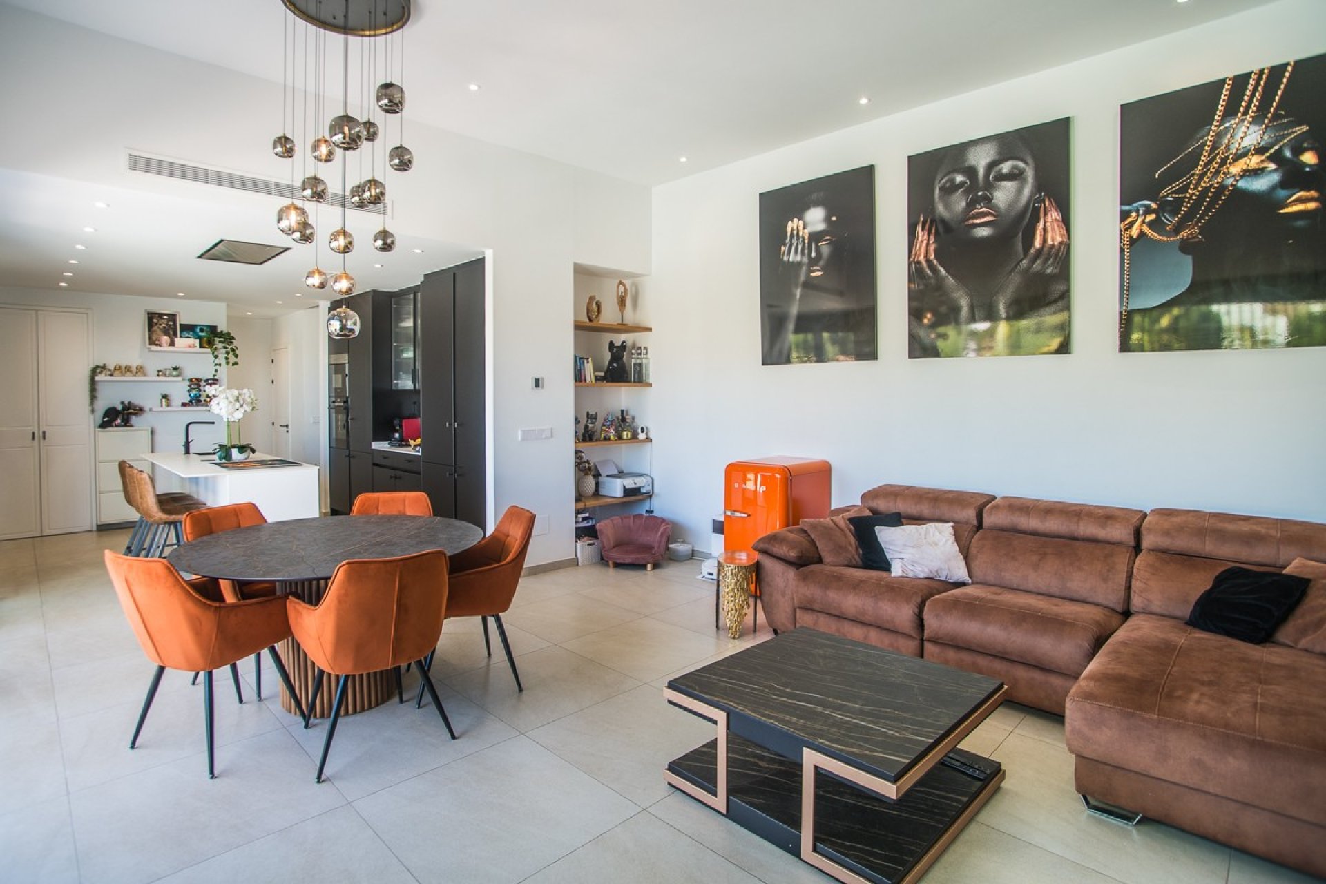 Resale - Villa * - ROJALES