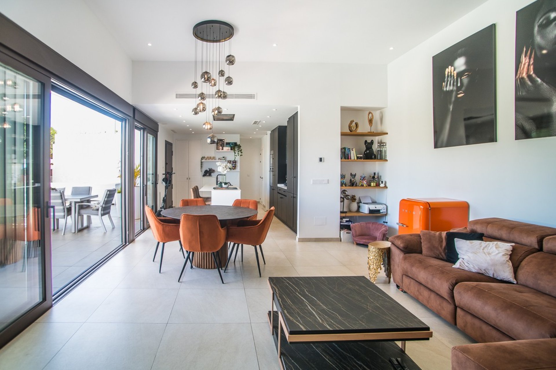 Resale - Villa * - ROJALES