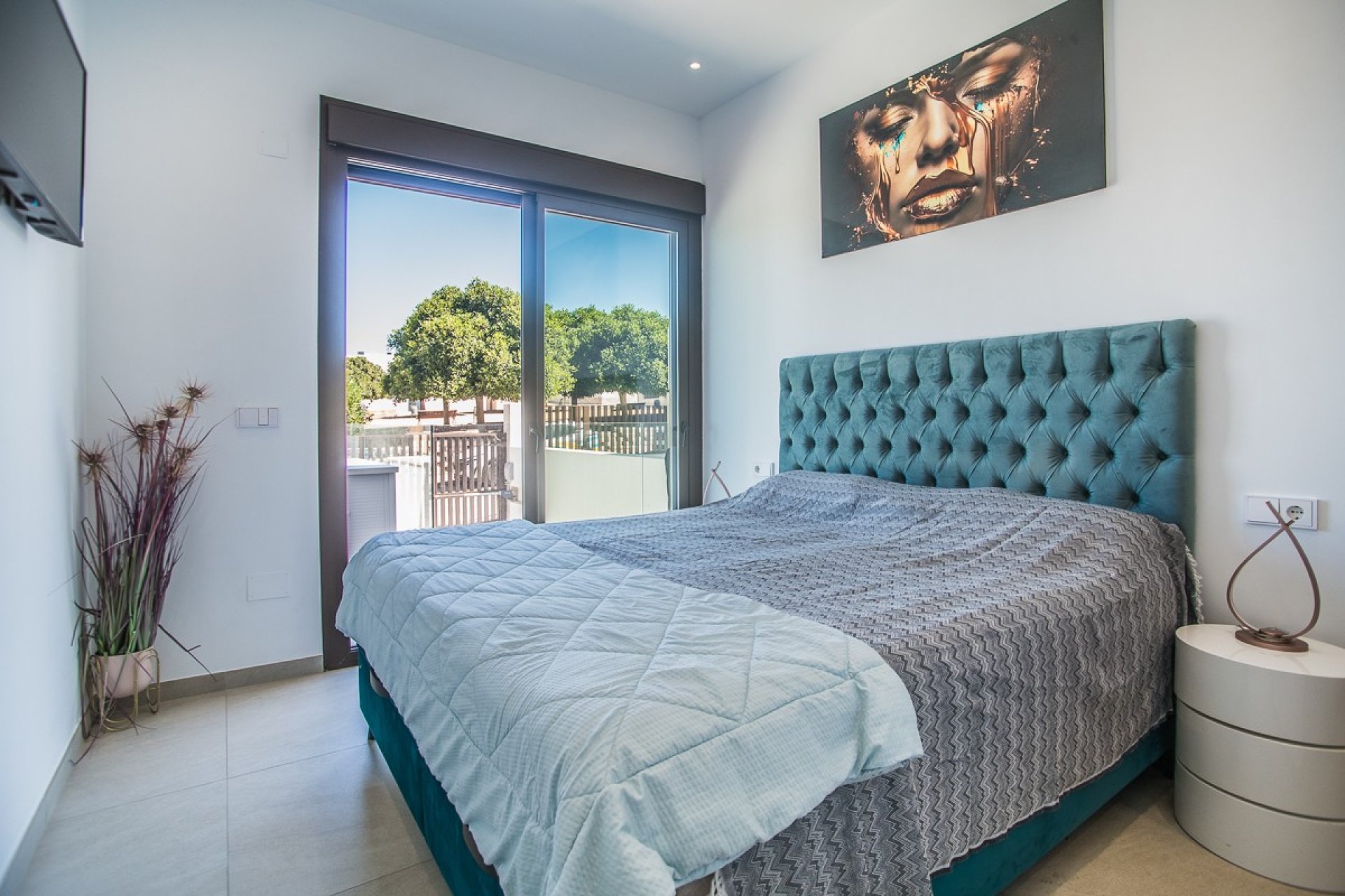Resale - Villa * - ROJALES