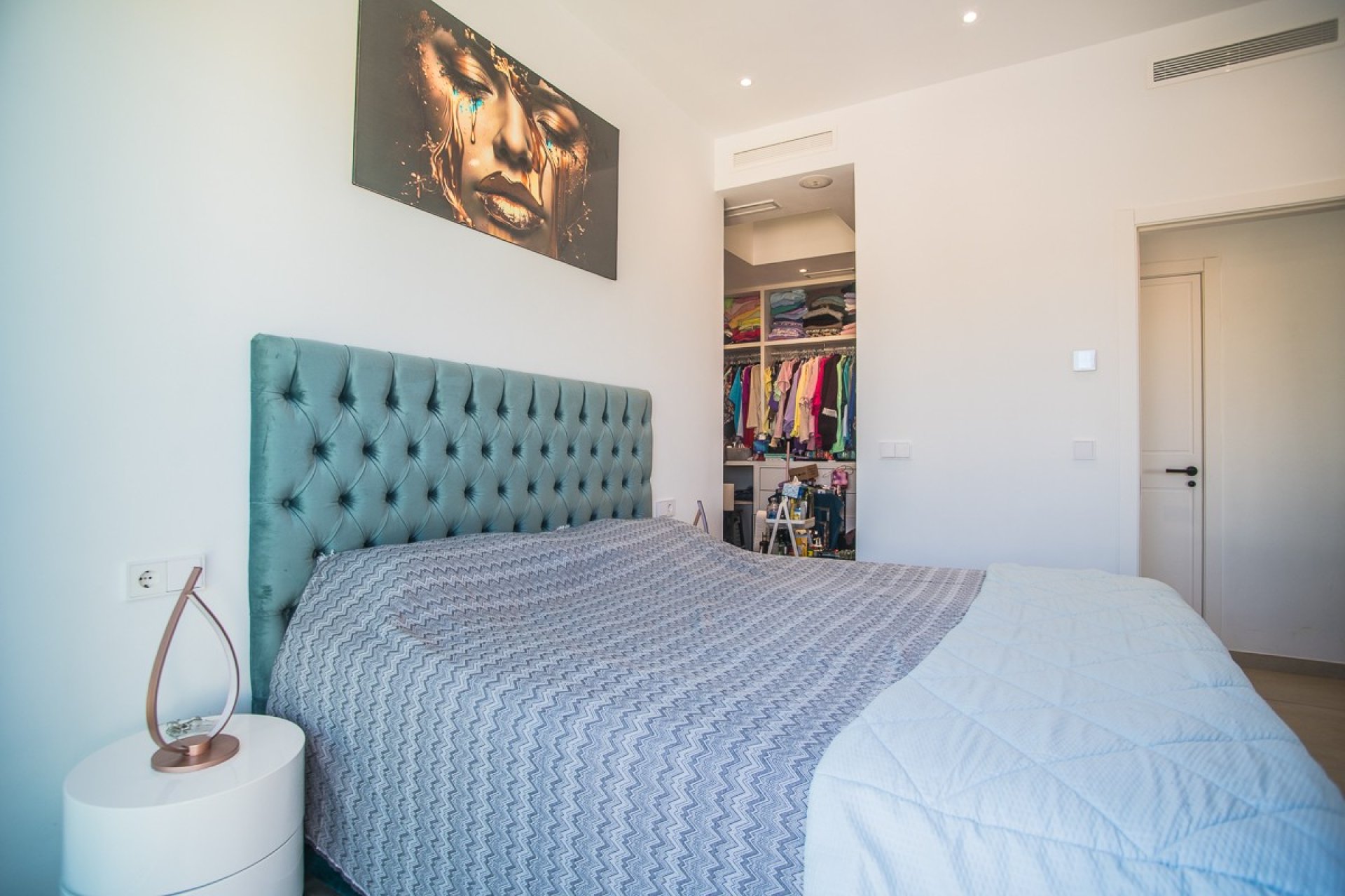 Resale - Villa * - ROJALES