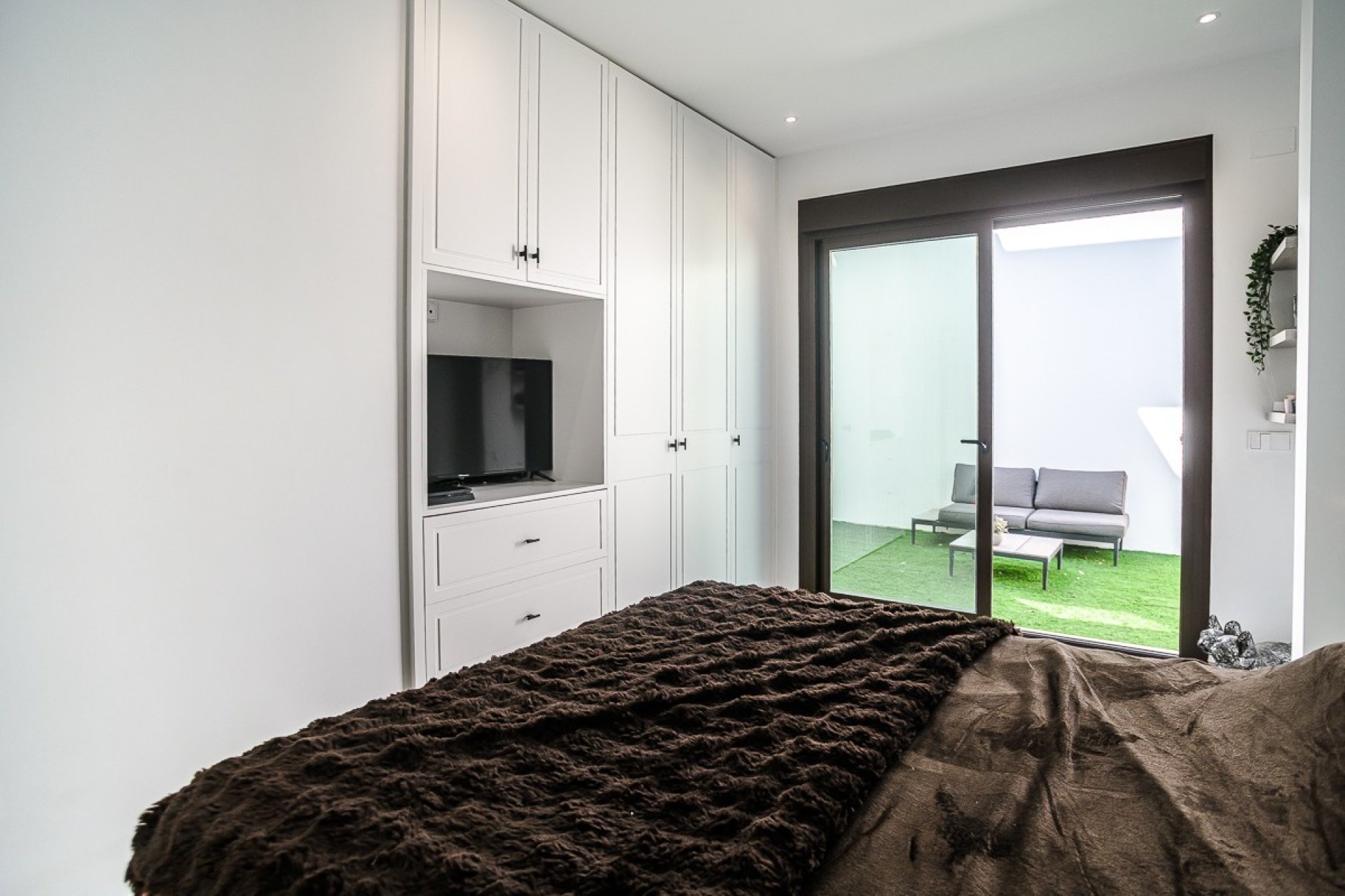 Resale - Villa * - ROJALES