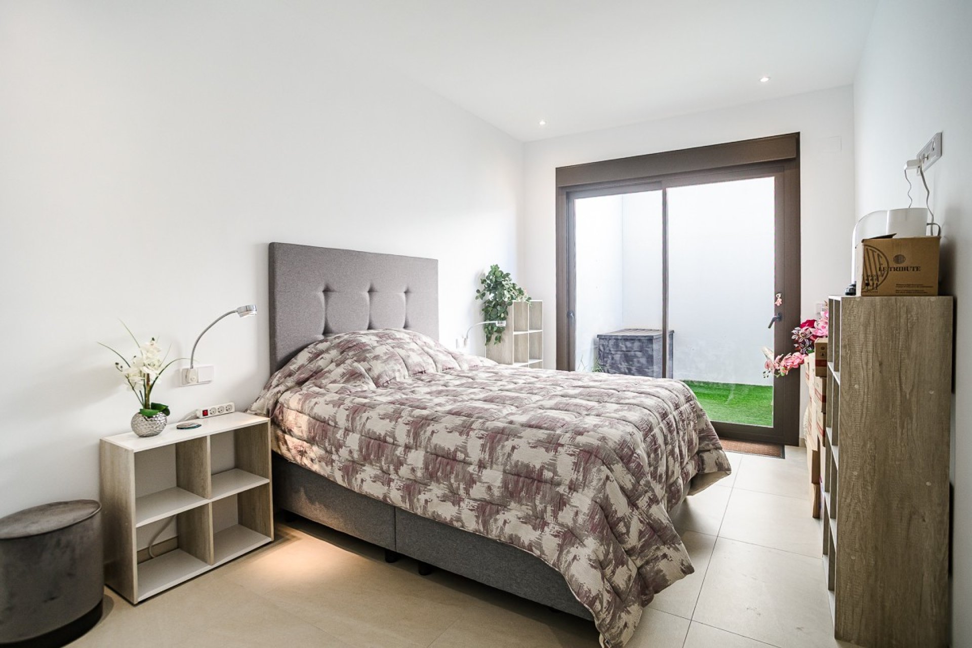 Resale - Villa * - ROJALES
