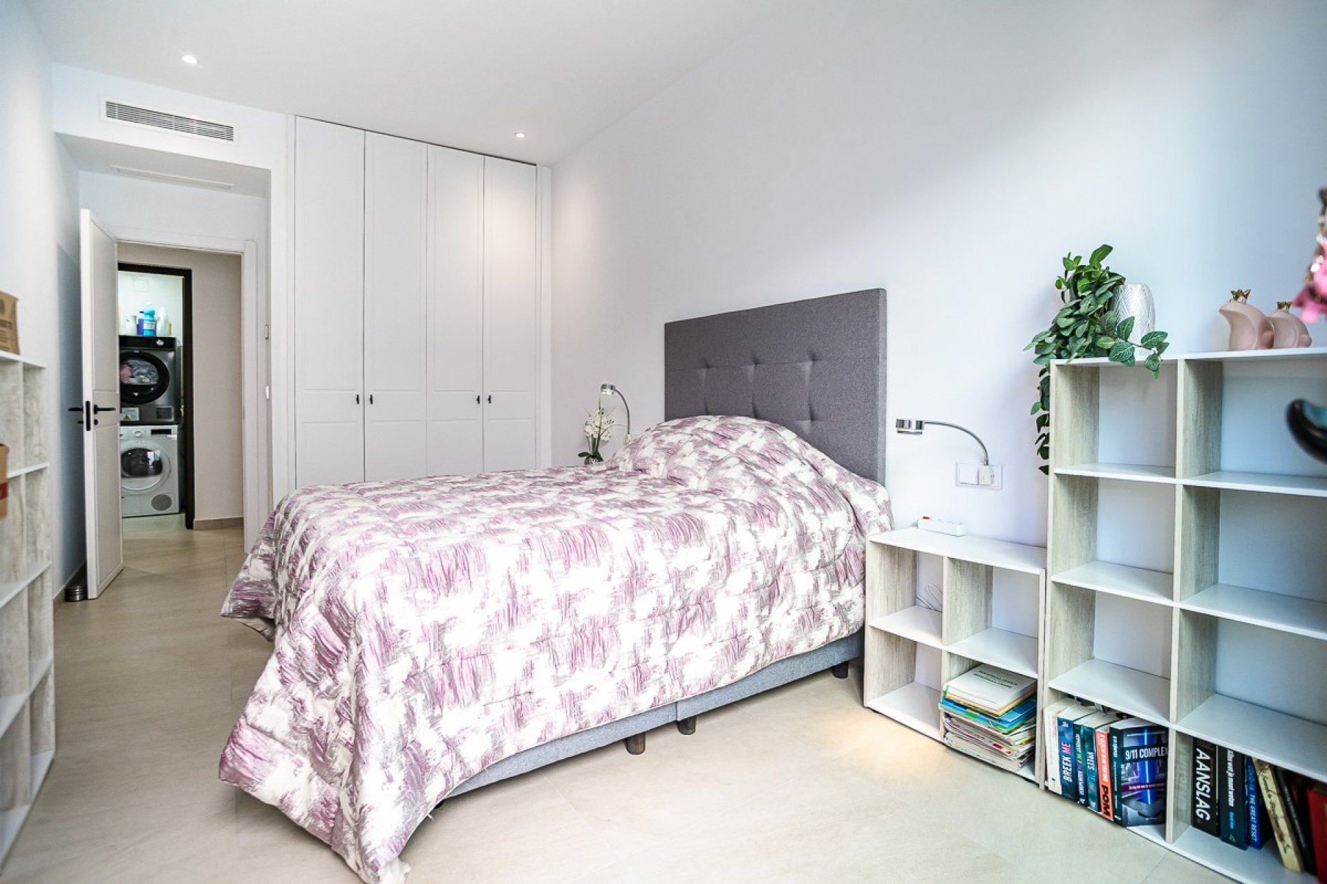 Resale - Villa * - ROJALES
