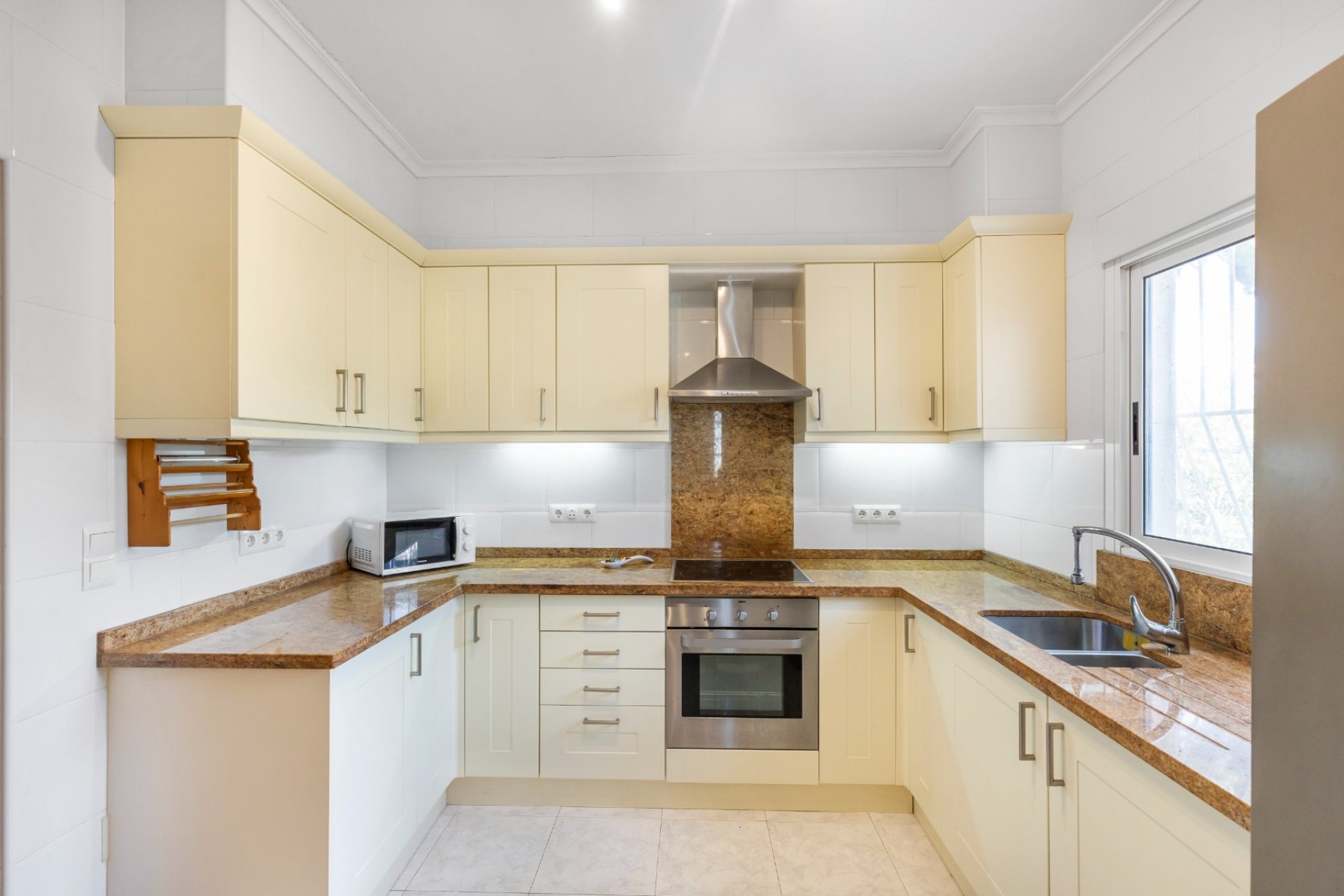 Resale - Villa * - San Fulgencio * - La Marina *