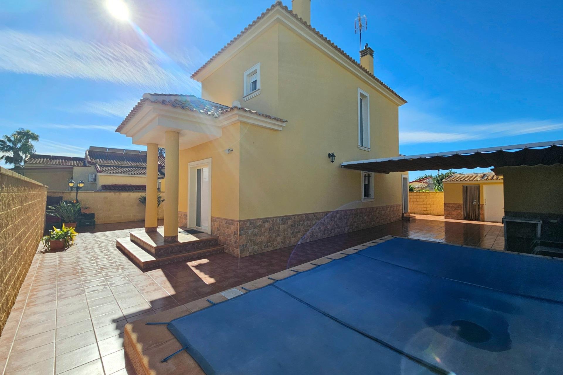 Resale - Villa * - San Fulgencio * - San fulgencio pueblo