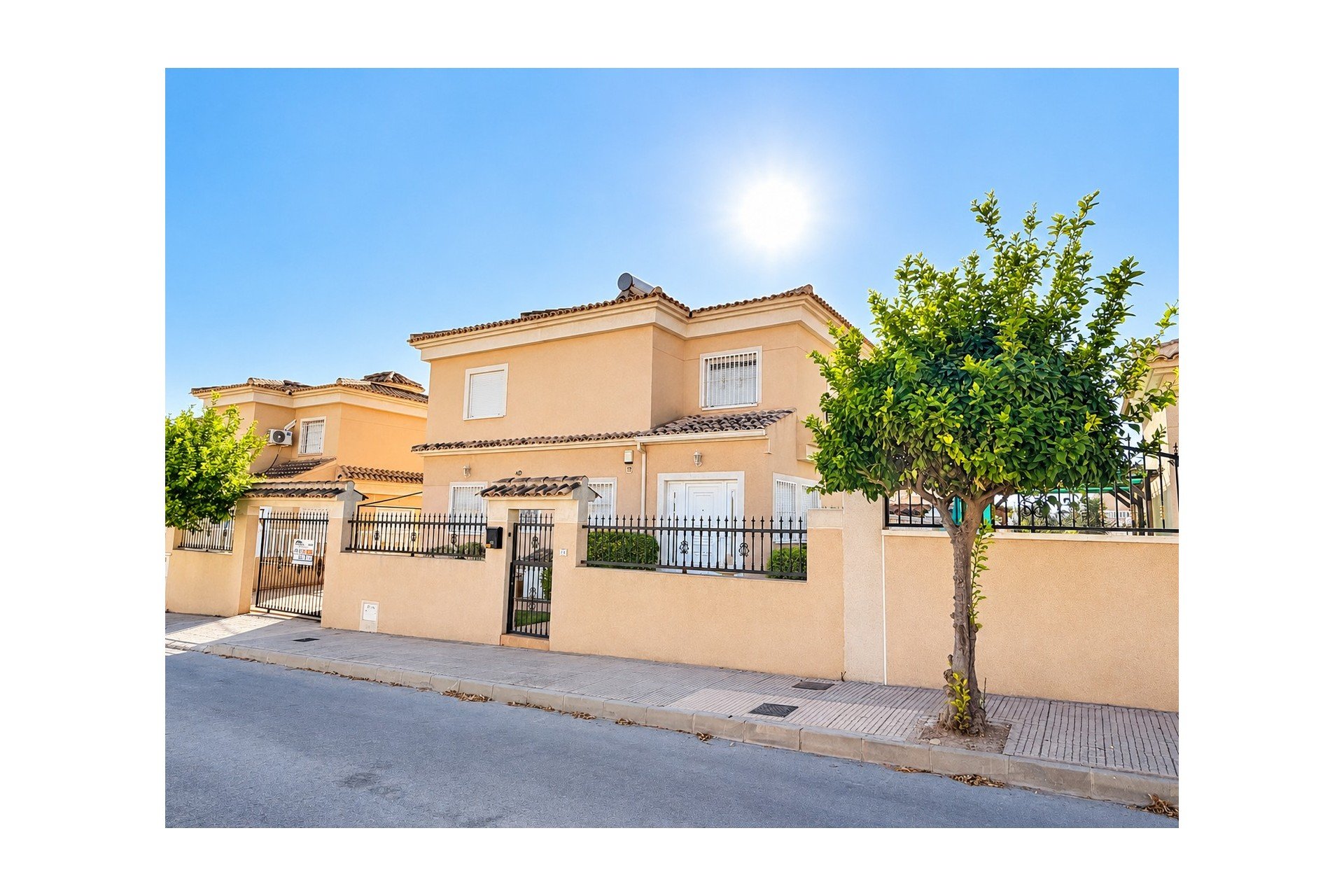 Resale - Villa * - San Fulgencio * - urb.la marina