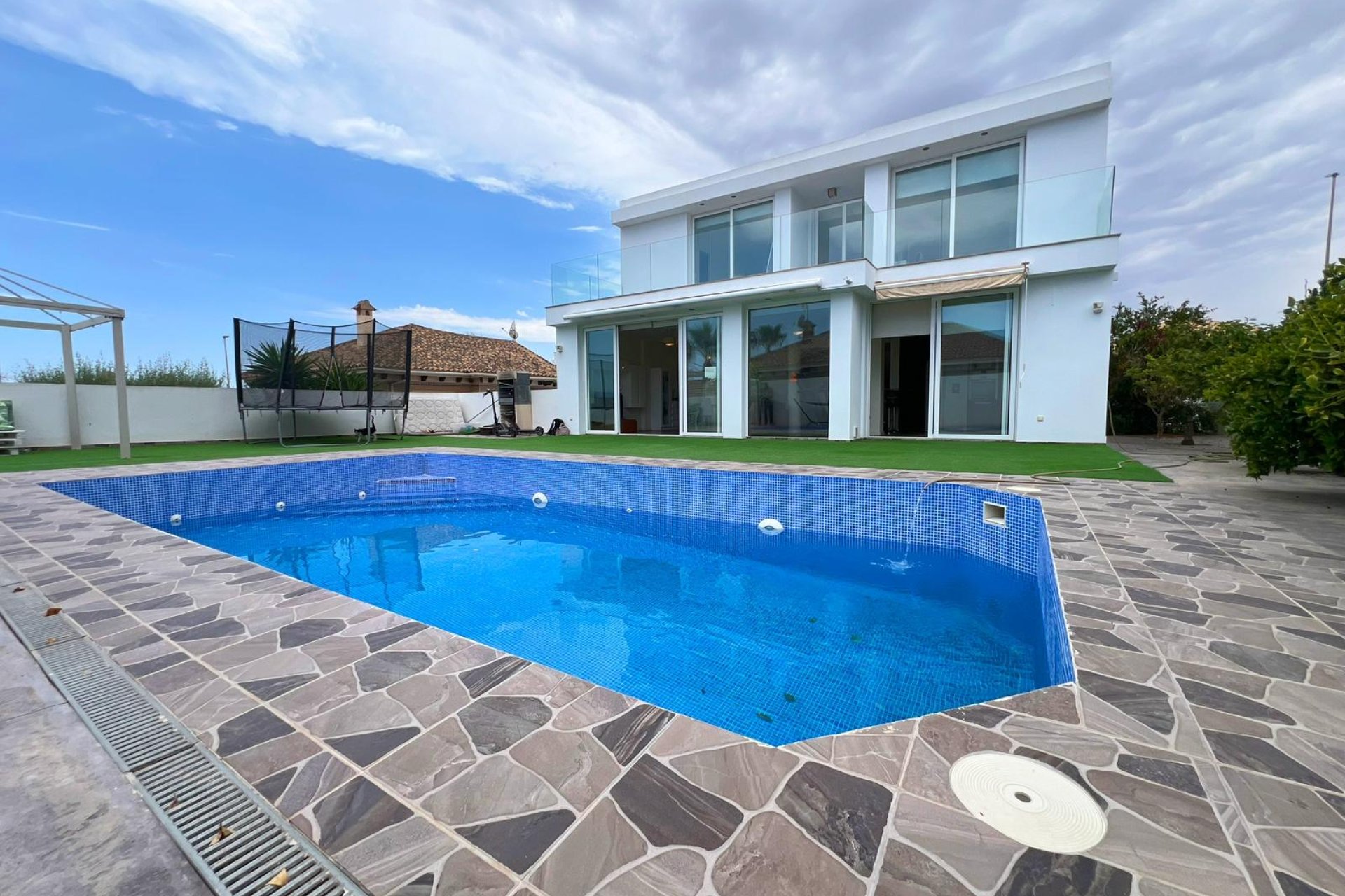 Resale - Villa * - San Fulgencio *