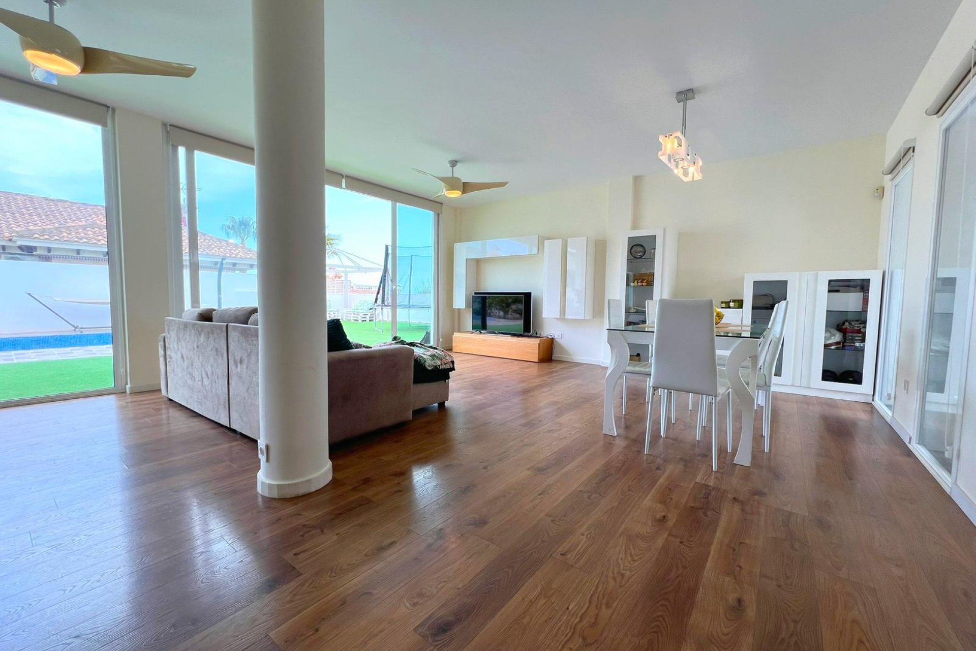 Resale - Villa * - San Fulgencio *