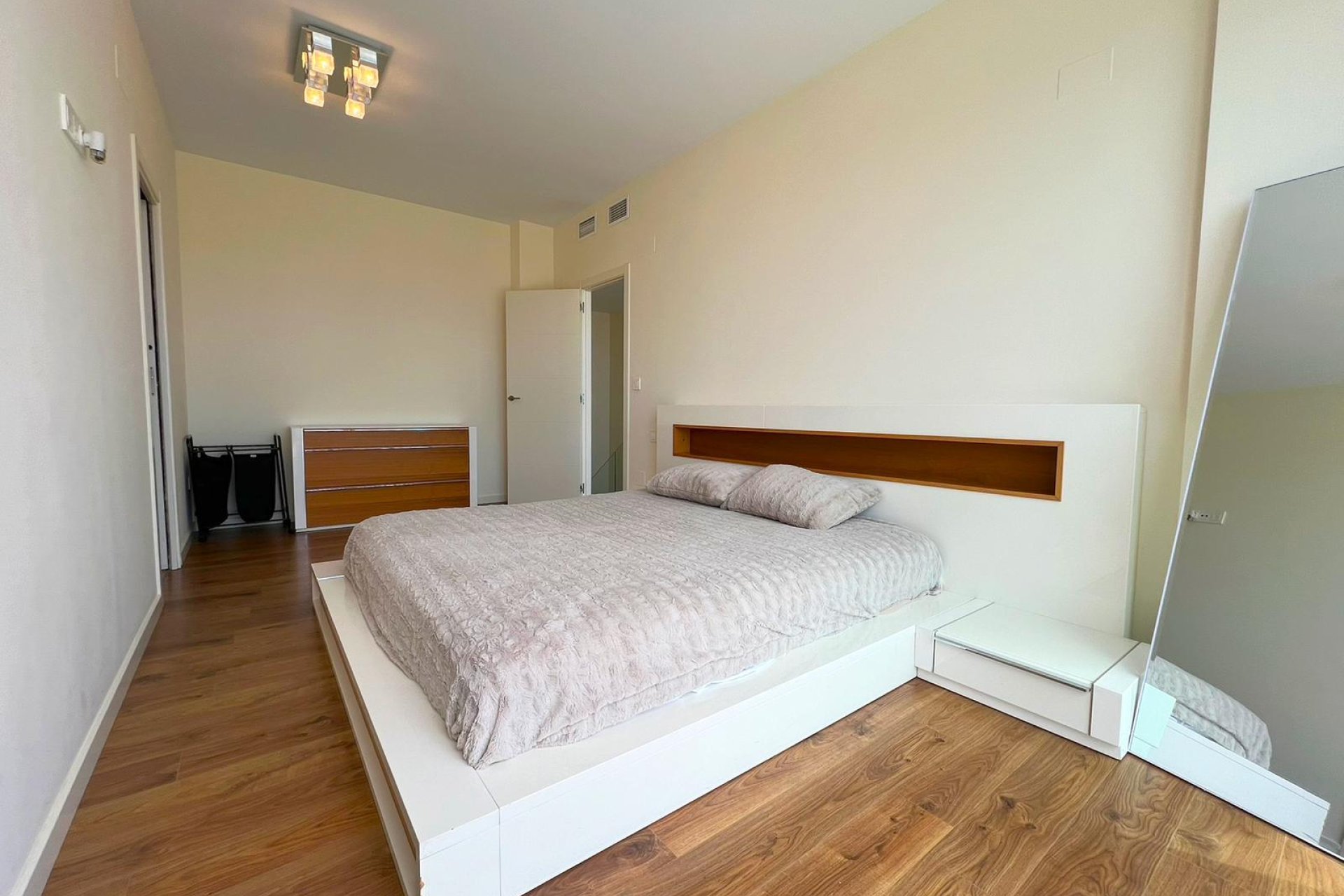 Resale - Villa * - San Fulgencio *