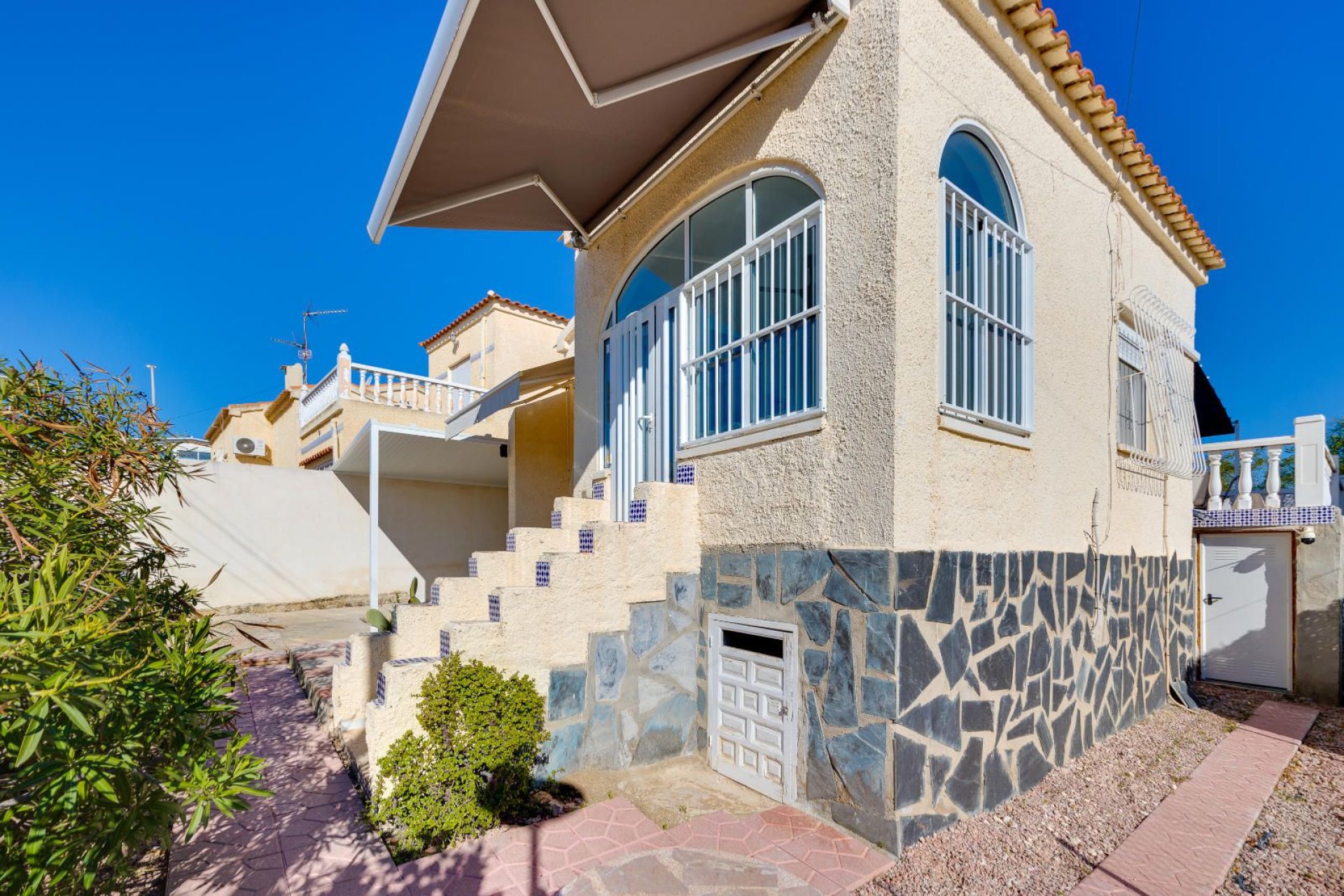 Resale - Villa * - San Fulgencio *