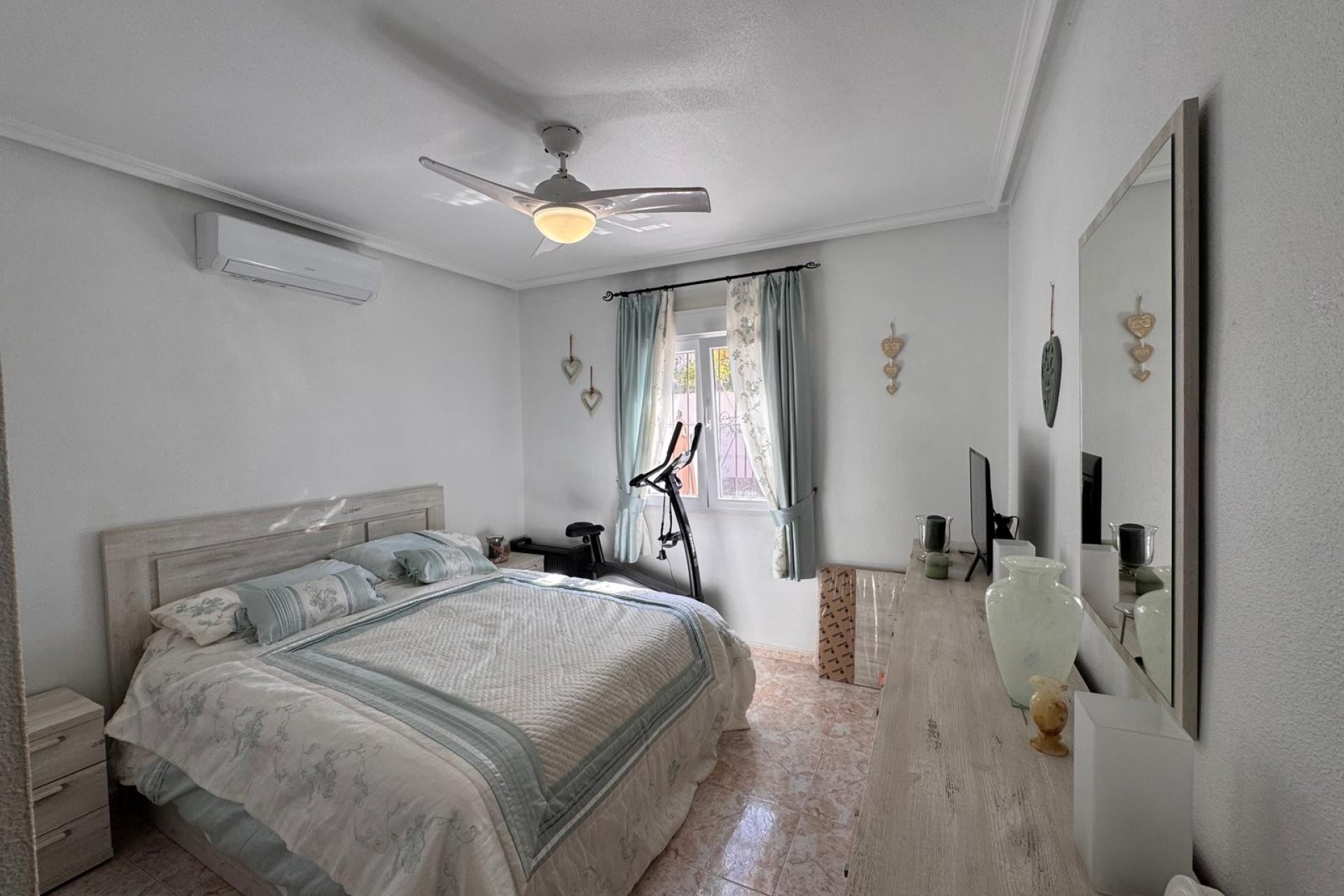 Resale - Villa * - San Miguel de Salinas * - Blue lagoon *