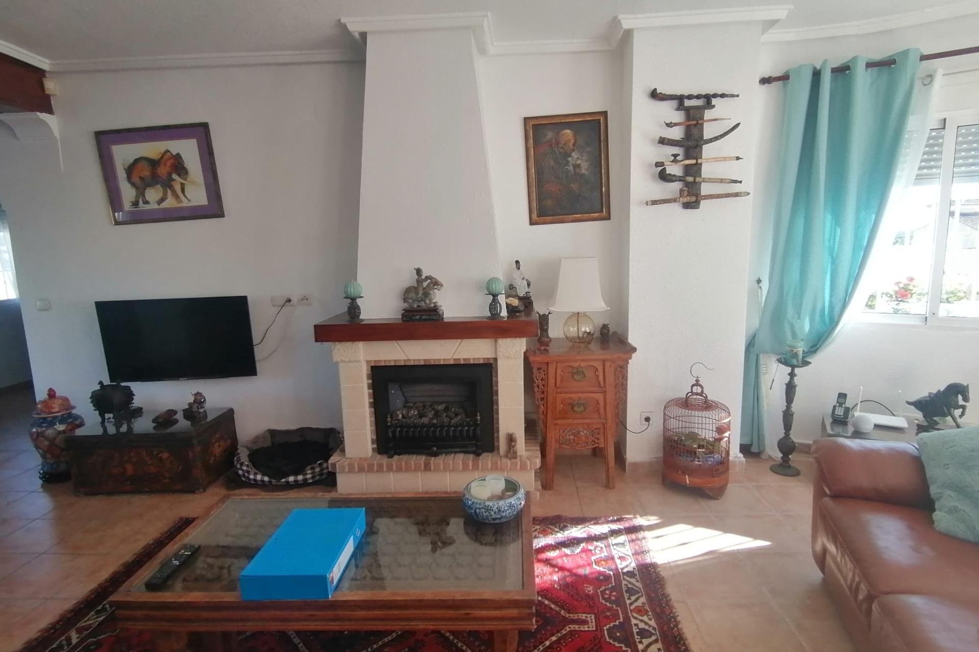 Resale - Villa * - San Miguel de Salinas * - Centro
