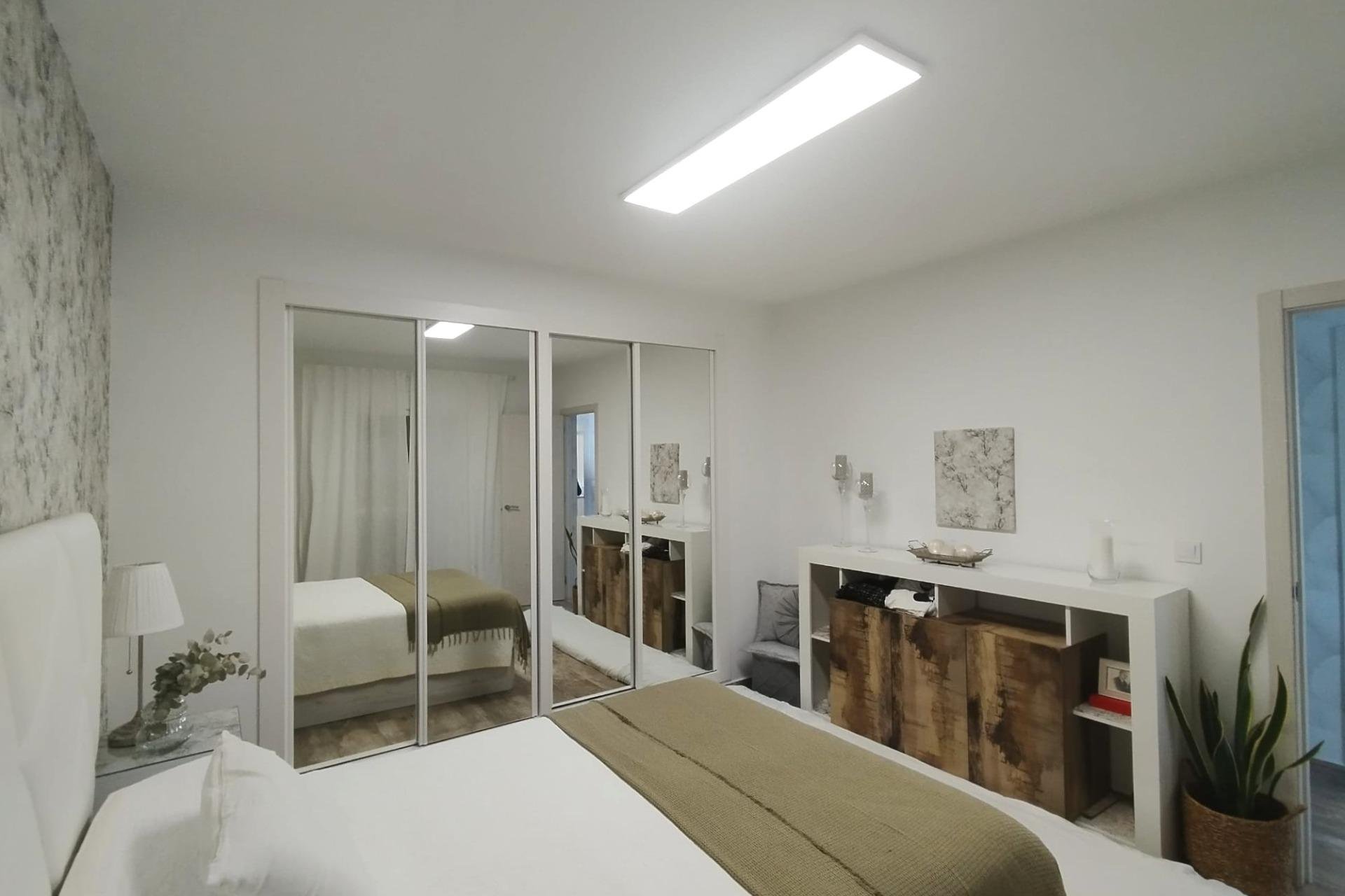 Resale - Villa * - San Miguel de Salinas * - Las Filipinas *