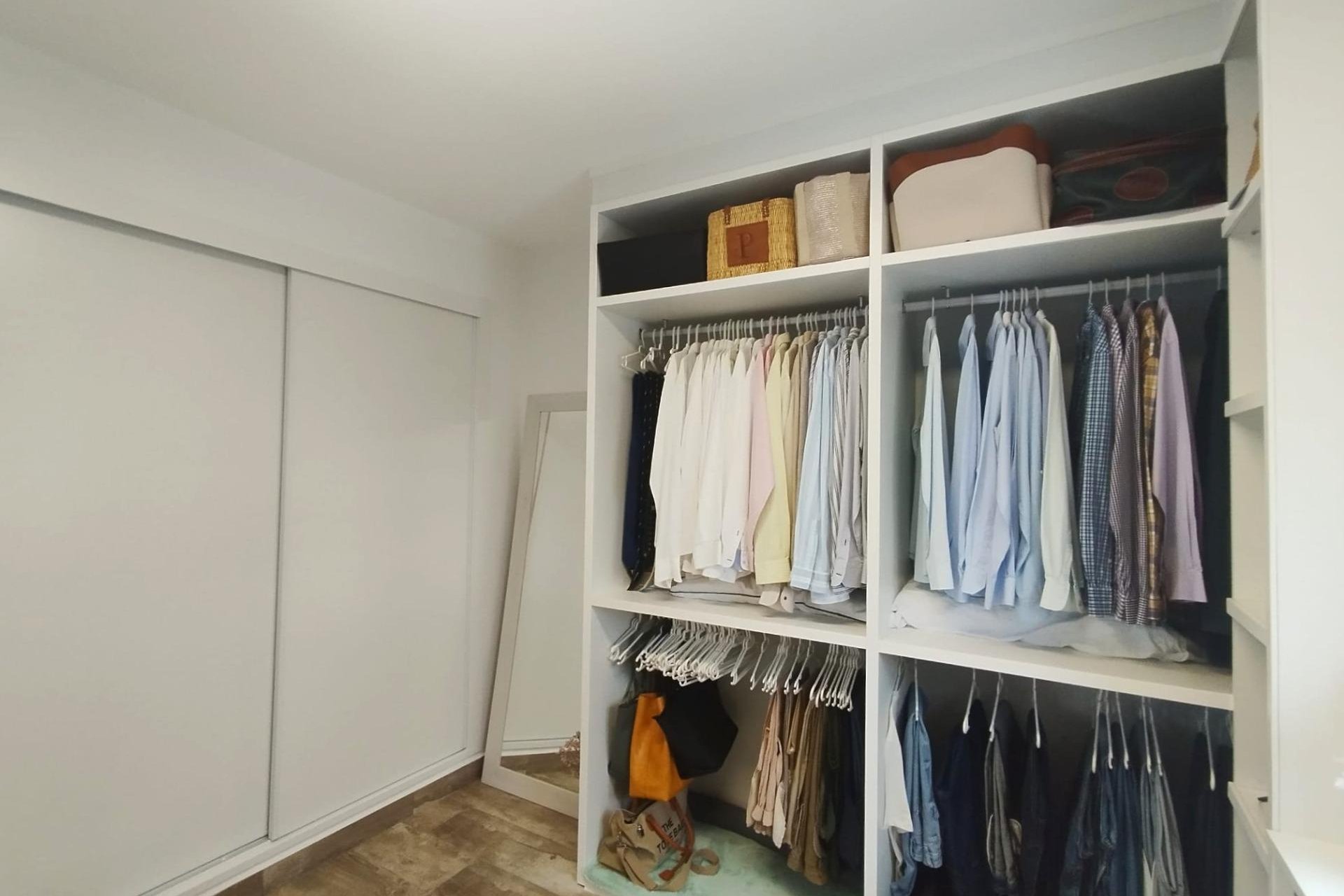 Resale - Villa * - San Miguel de Salinas * - Las Filipinas *