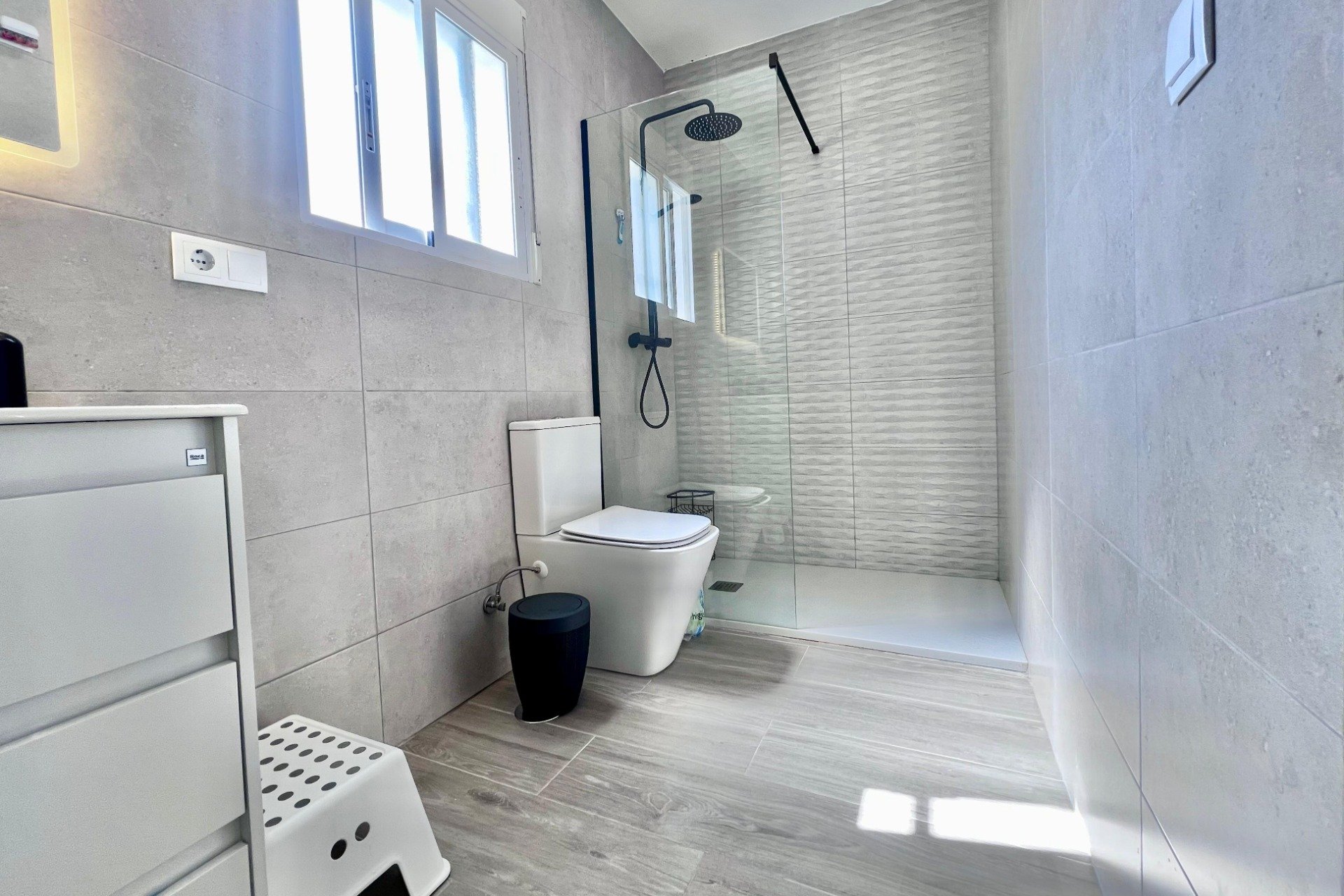 Resale - Villa * - San Miguel de Salinas * - Las Filipinas *