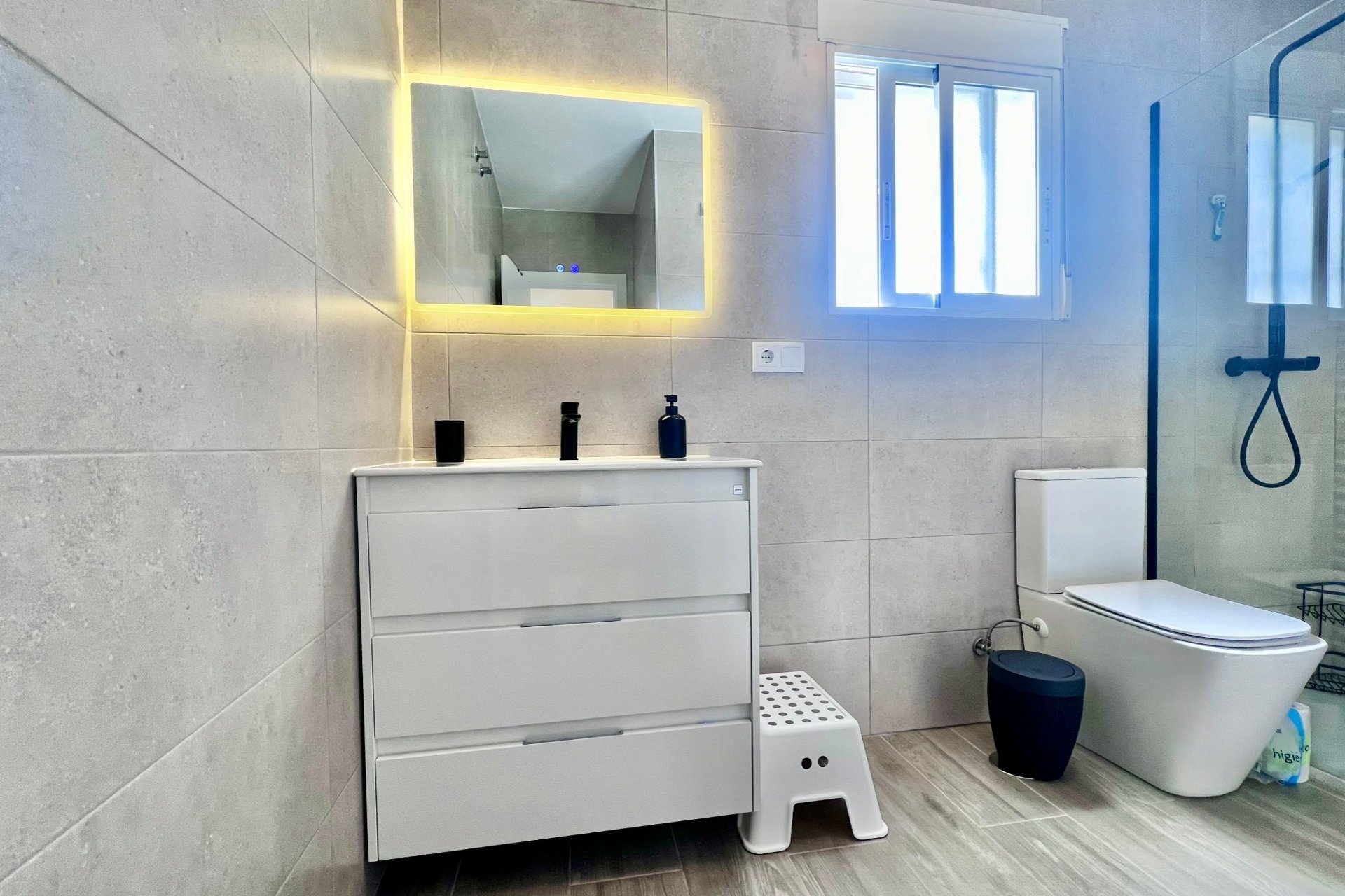 Resale - Villa * - San Miguel de Salinas * - Las Filipinas *